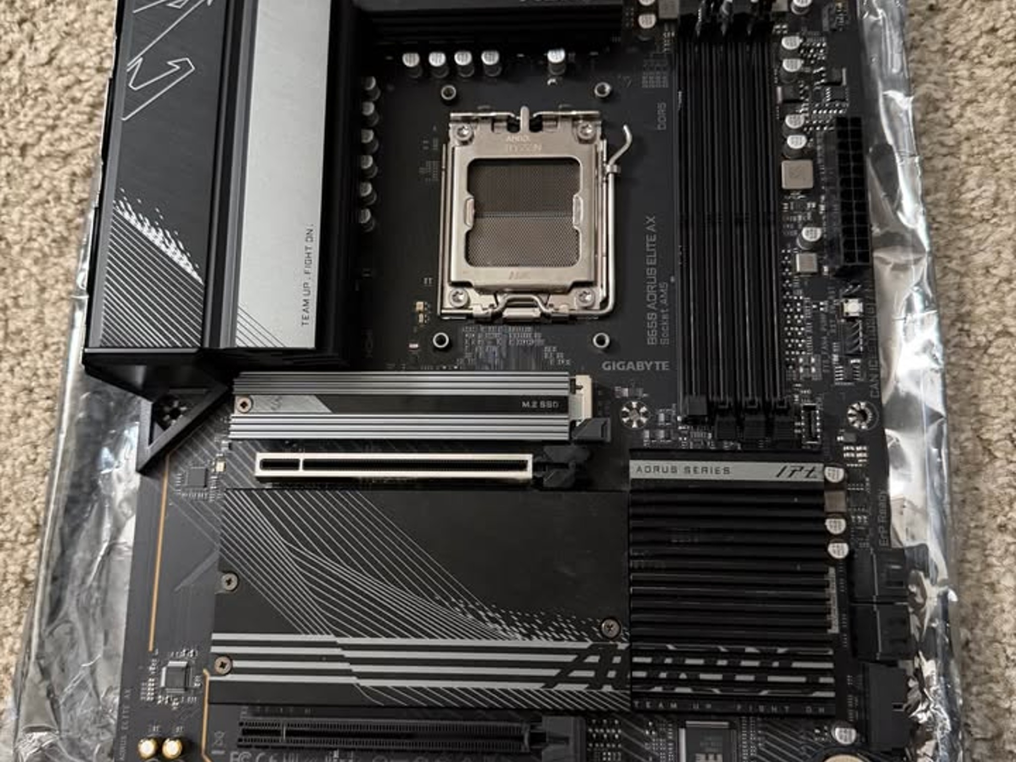 Ryzen 7 7800X3D AM5 GAMING CPU & Gigabyte B650 Aorus Elite AX