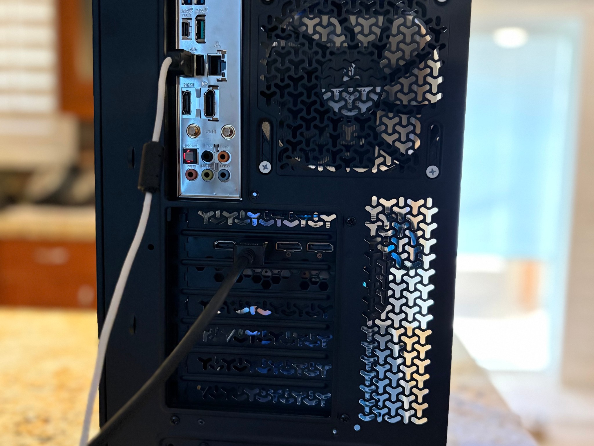 Black Gaming PC | RTX 3080 10GB | RYZEN 7 3700X | 16GB RAM | 1TB NVME SSD | Wi-Fi + Bluet...