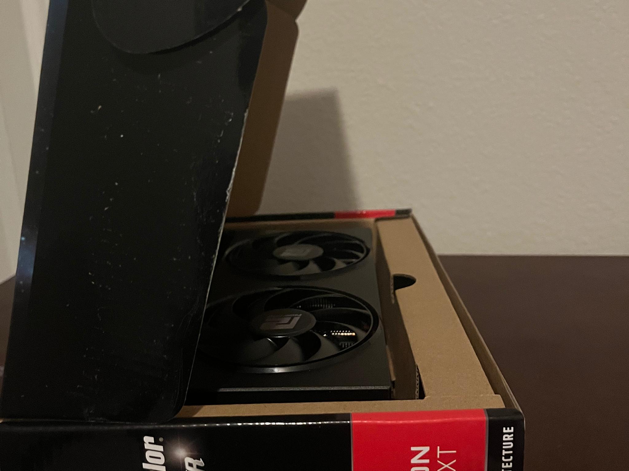 Deal on a Perfect condition 6750XT only used once to ensure it works properly