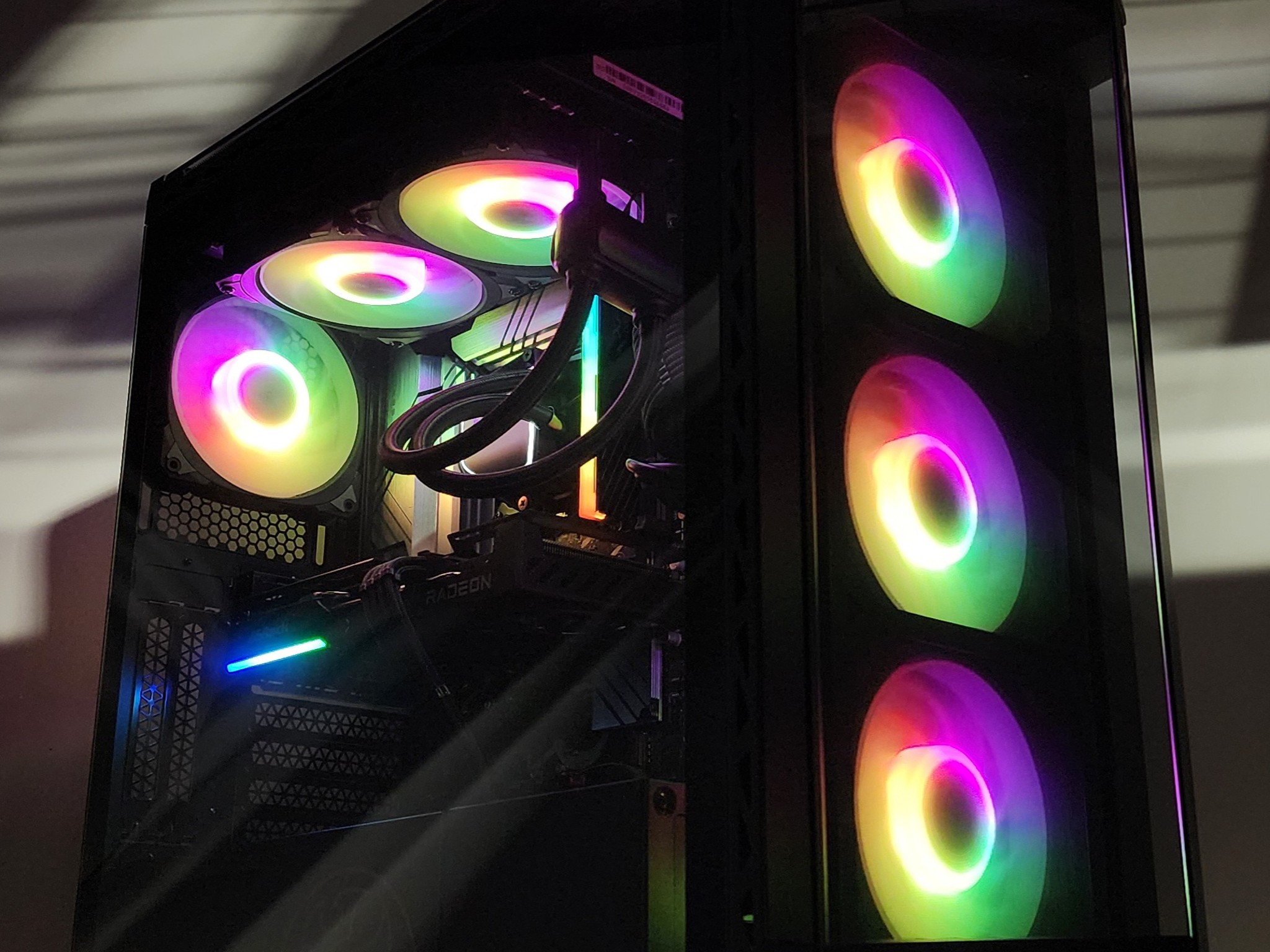 Gaming PC i5-14400F 16GB RAM 1TB SSD RX 9060 XT 16GB Windows 11 Computer
