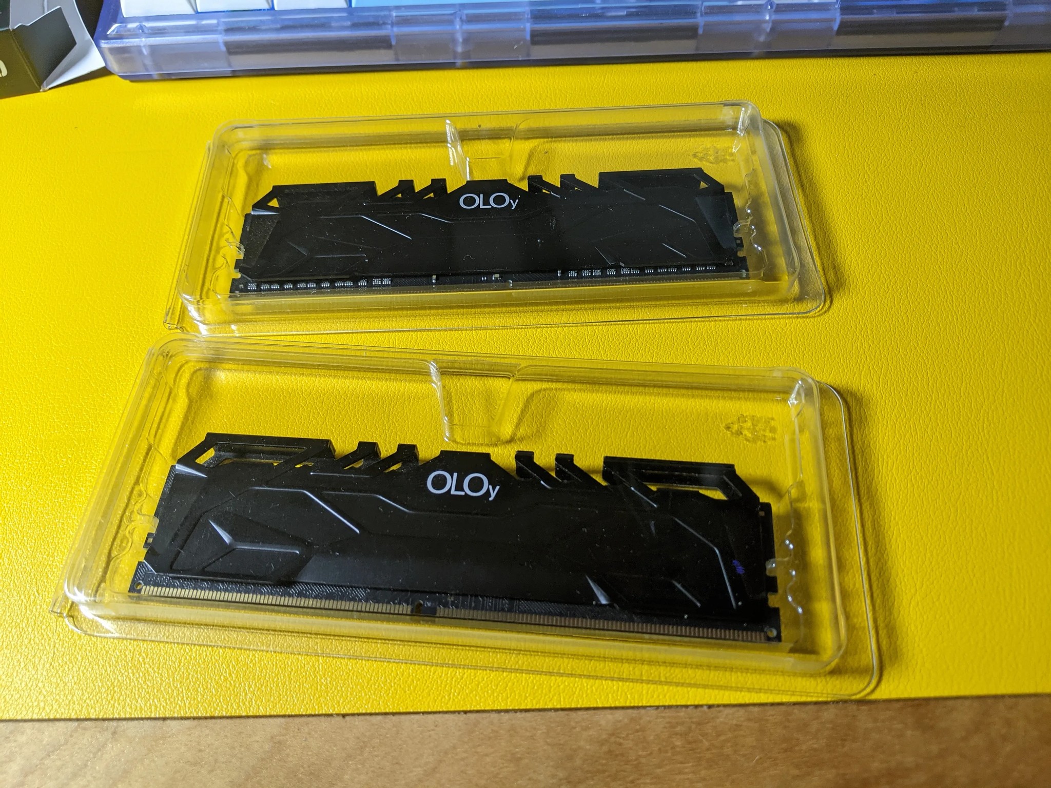 OLOy 16GB (2x8GB) RAM 3000MHz CL16