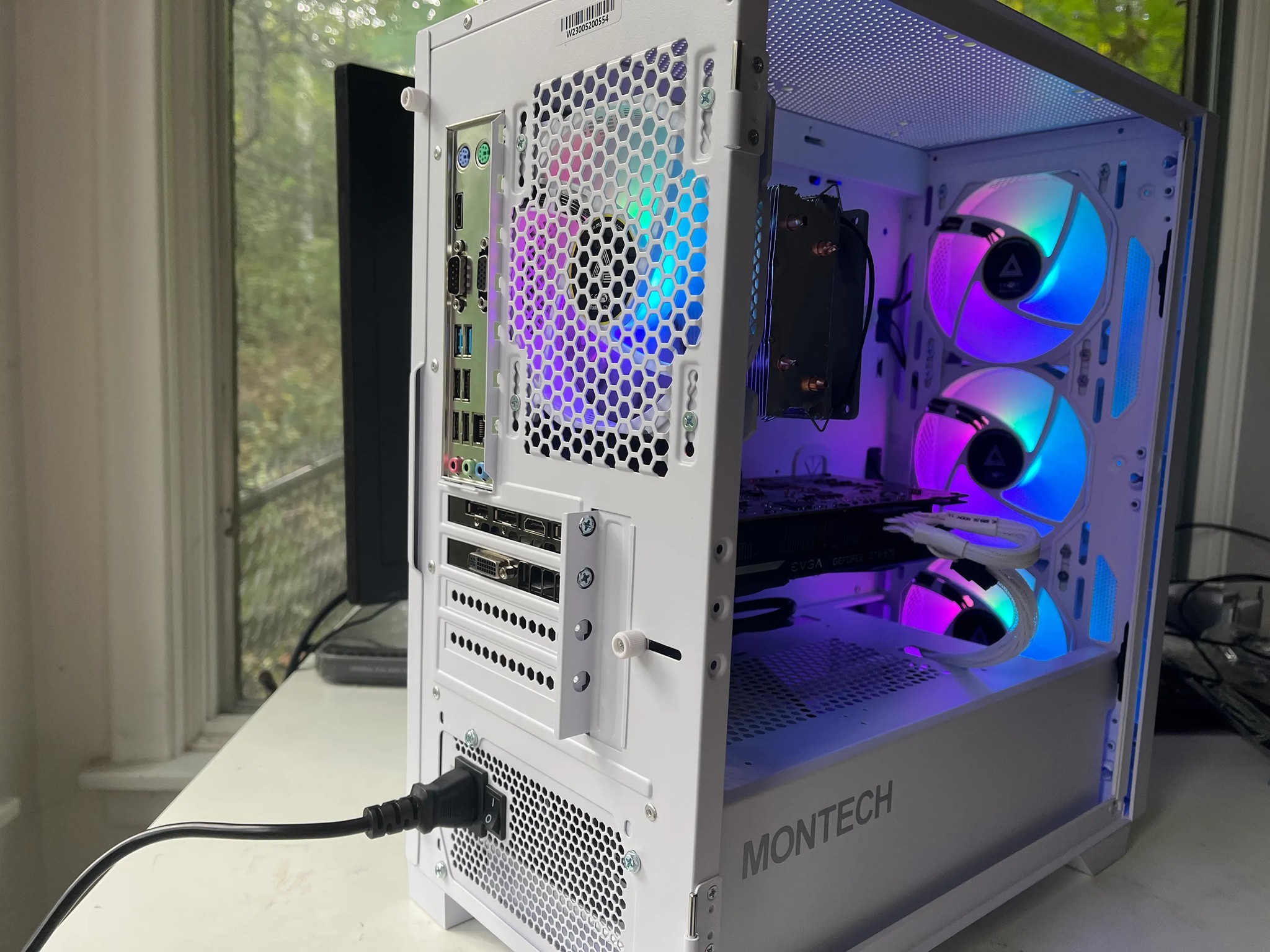 Budget White Gaming PC | Intel I5 | GTX 970 | 1tb SSD | Windows 10 Activated
