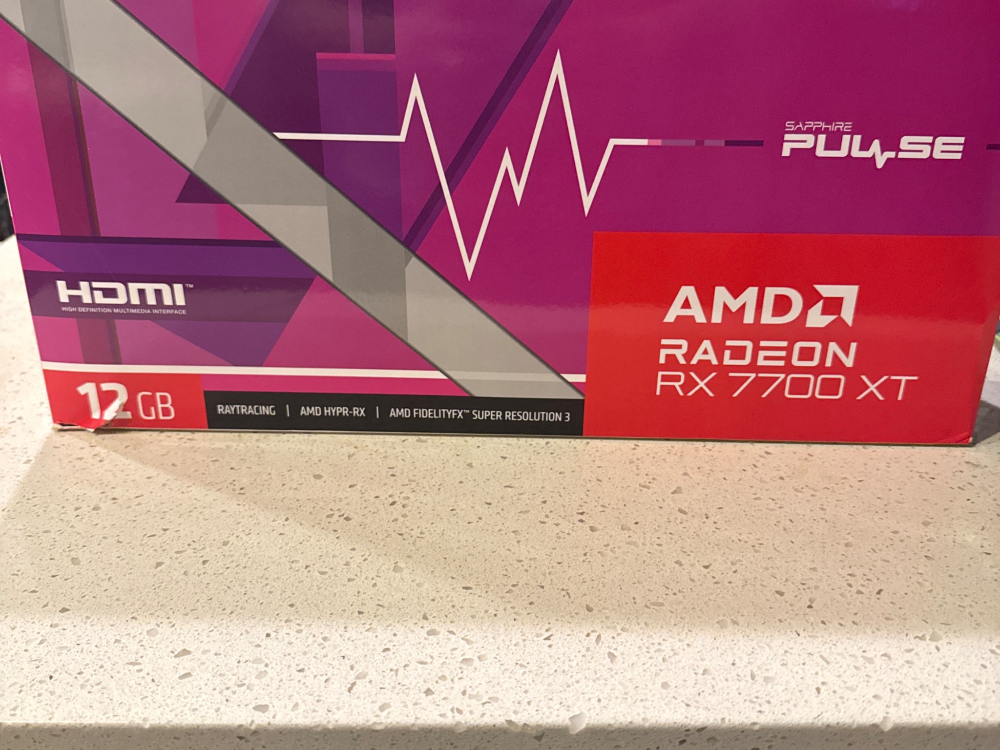 Radeon Rx Sapphire Pulse 7700XT 12gb VRAM