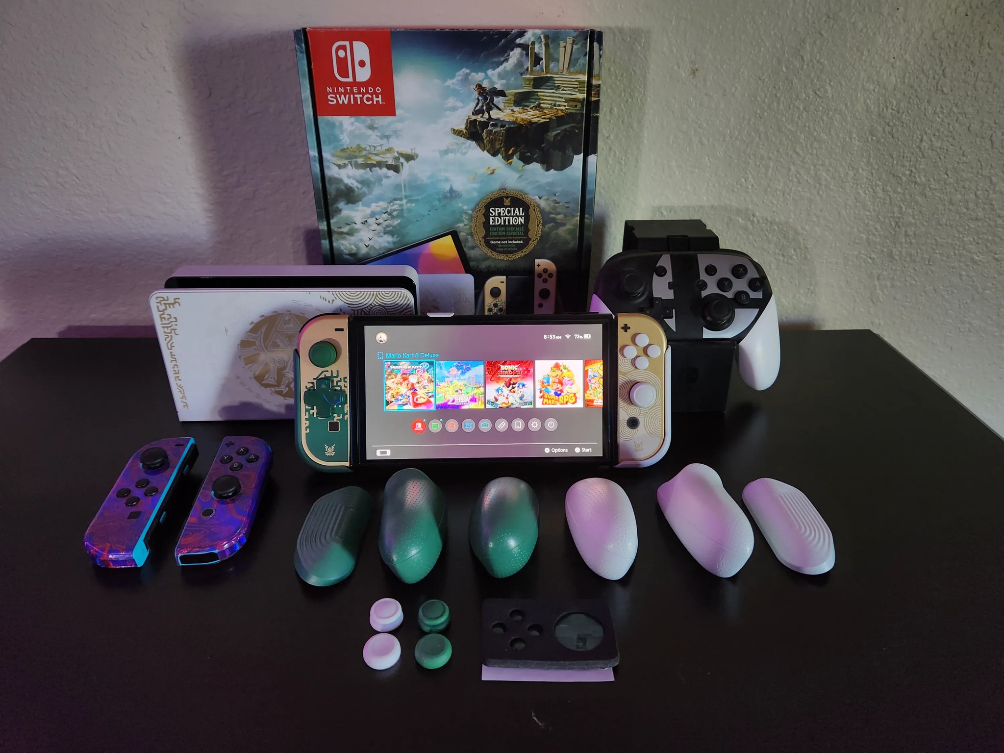 Nintendo Switch OLED - Zelda Tears of the Kingdom Edition Bundle