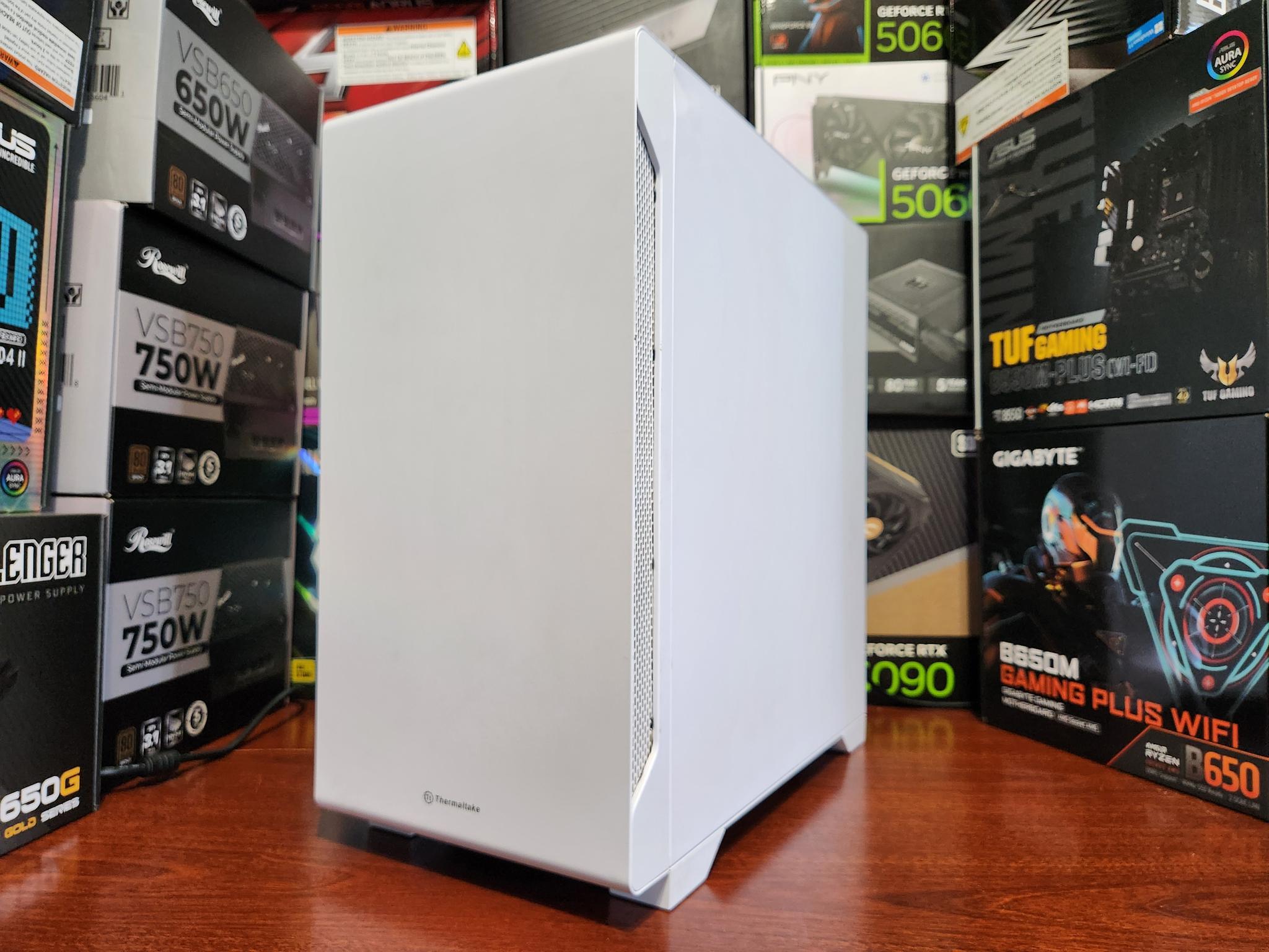 RTX 3070 | Ryzen 7 5700X | 32GB DDR4 RAM 3600 MTs | 1 TB NVME SSD | WIFI & BT