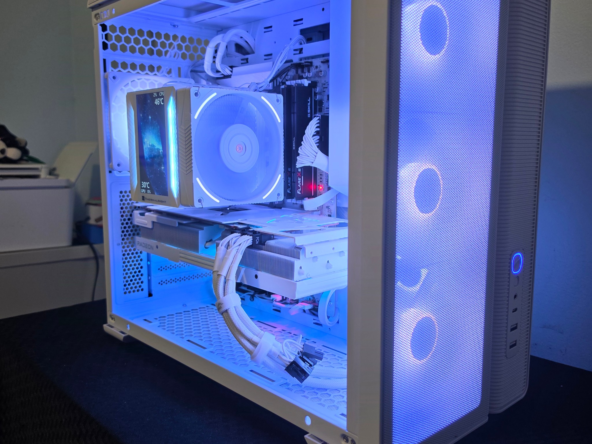Radeon RX 7900 XT Custom Gaming PC - Ryzen 7 9700X