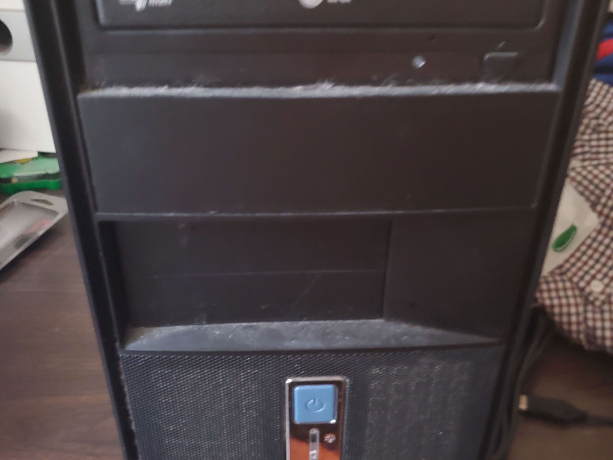 Low End Gaming PC (Specs in Desc) 