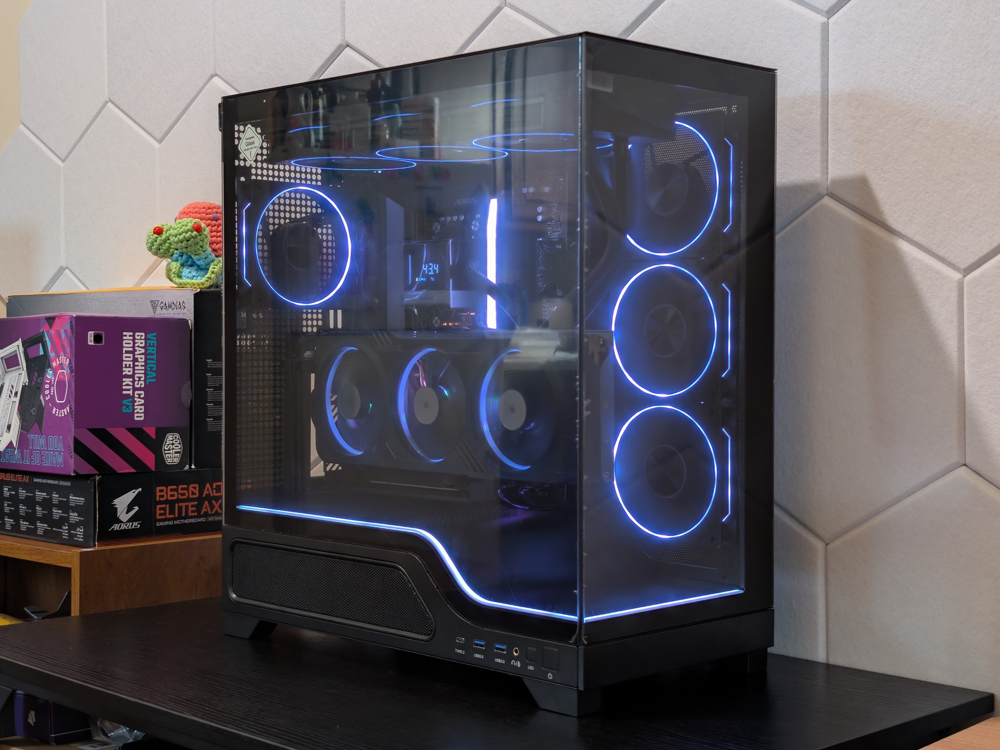 🪐🔥1440p Gaming Beast | RTX 4070Ti | Ryzen 7 7700X | 1TB SSD | 32GB RAM | WiFi 6 & Bluetooth🔥🪐