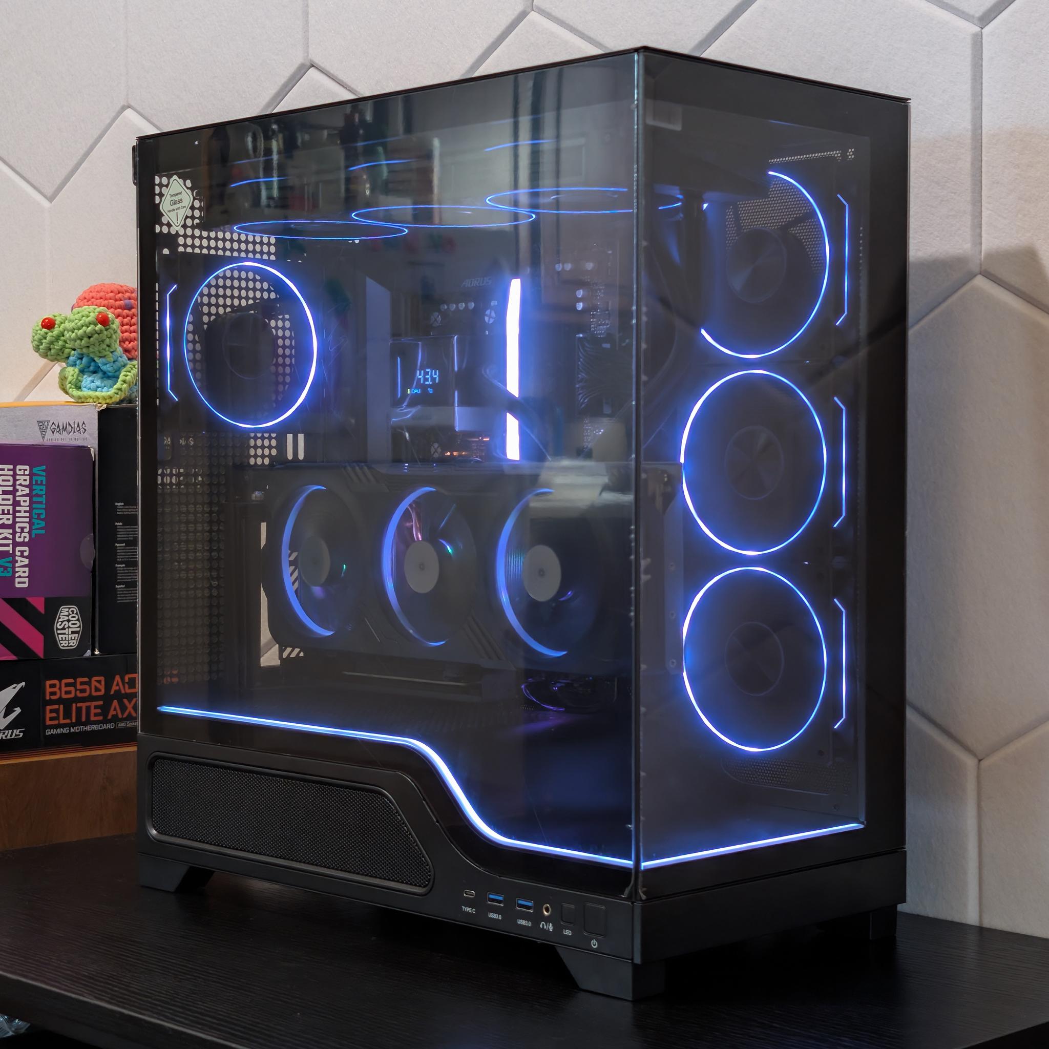 🪐🔥1440p Gaming Beast | RTX 4070Ti | Ryzen 7 7700X | 1TB SSD | 32GB RAM | WiFi 6 & Bluetooth🔥🪐