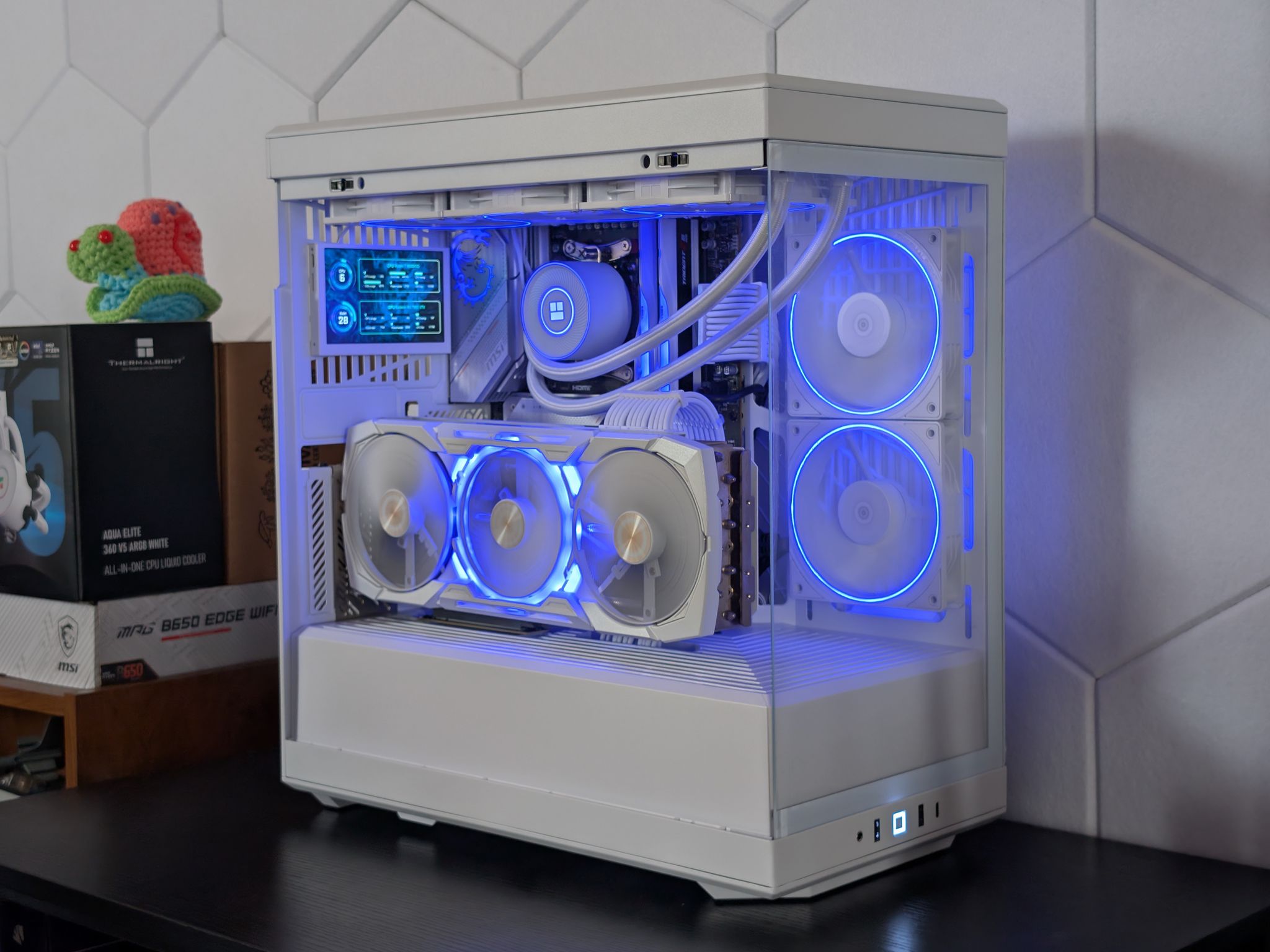 🐻‍❄️🤍 4K Gaming Beast | RX 7900XTX | Ryzen 7 9800X3D | 2TB SSD | 32GB RAM | WiFi 6 & BT 🤍🐻‍❄️