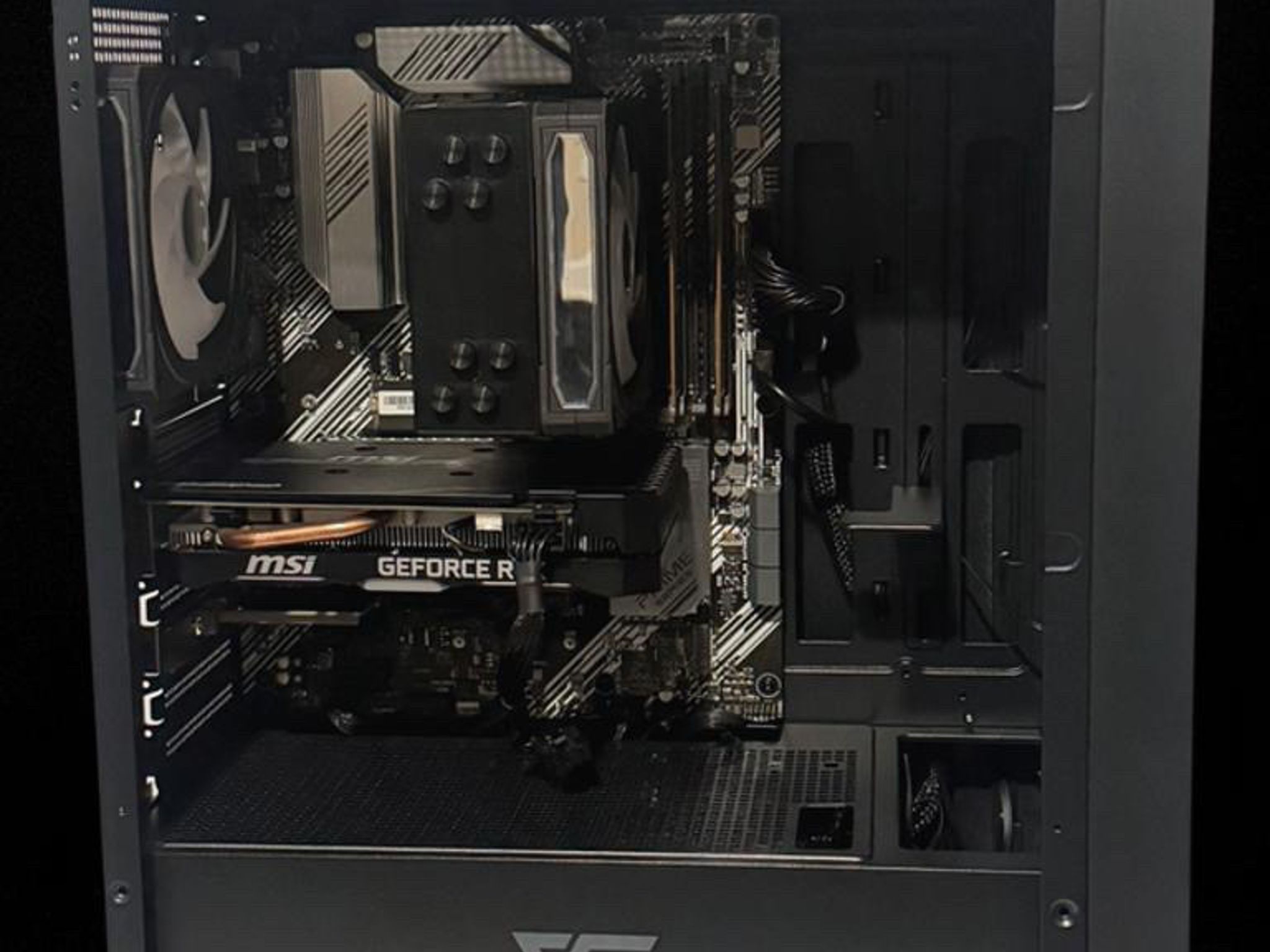 🏴Dark⚫️Knight🏴 | NVIDIA 2060 |16GB DDR4 | 512GB SSD | BT/WIFI
