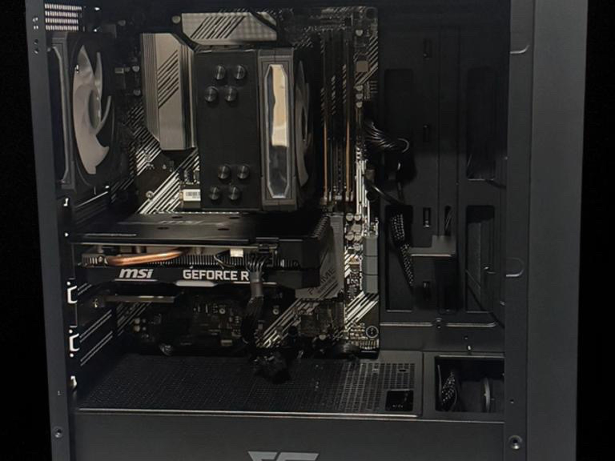 🏴Dark⚫️Knight🏴 | NVIDIA 2060 |16GB DDR4 | 512GB SSD | BT/WIFI