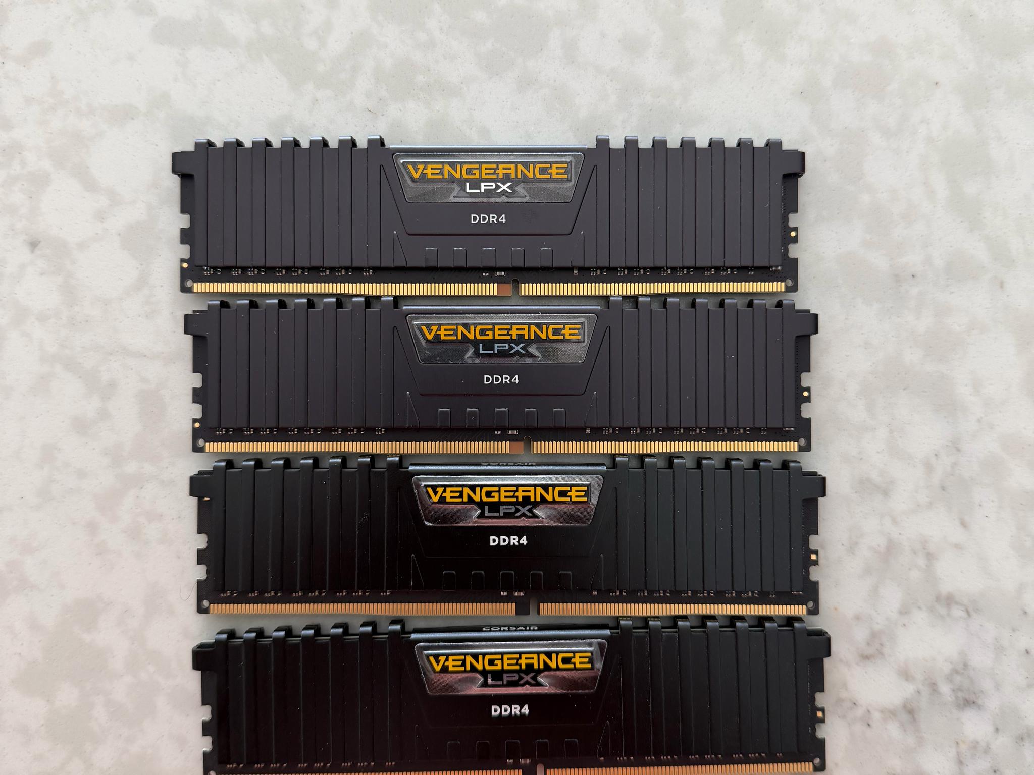 Corsair Vengeance LPX DDR4 32 GB (4x8) 3000 MHz