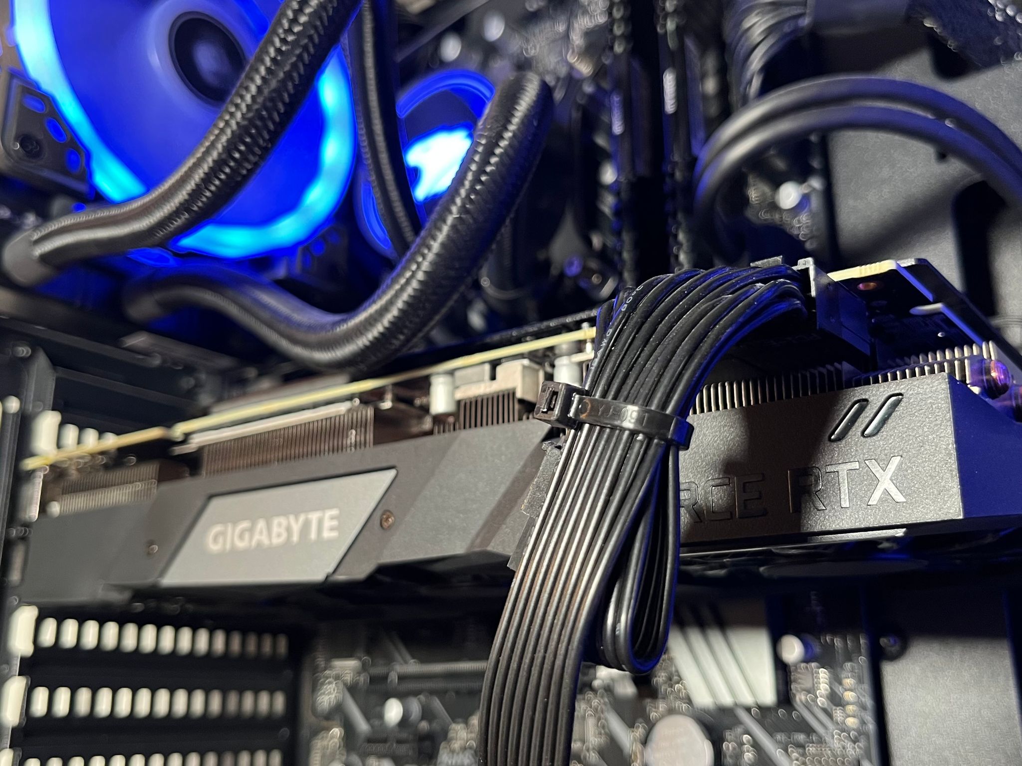 🟢RTX 1440P MONSTER🟢 RTX 2080 SUPER | 32GB RAM | 1.5TB Storage | Liquid Cooled | i7 9700K | Wi-Fi