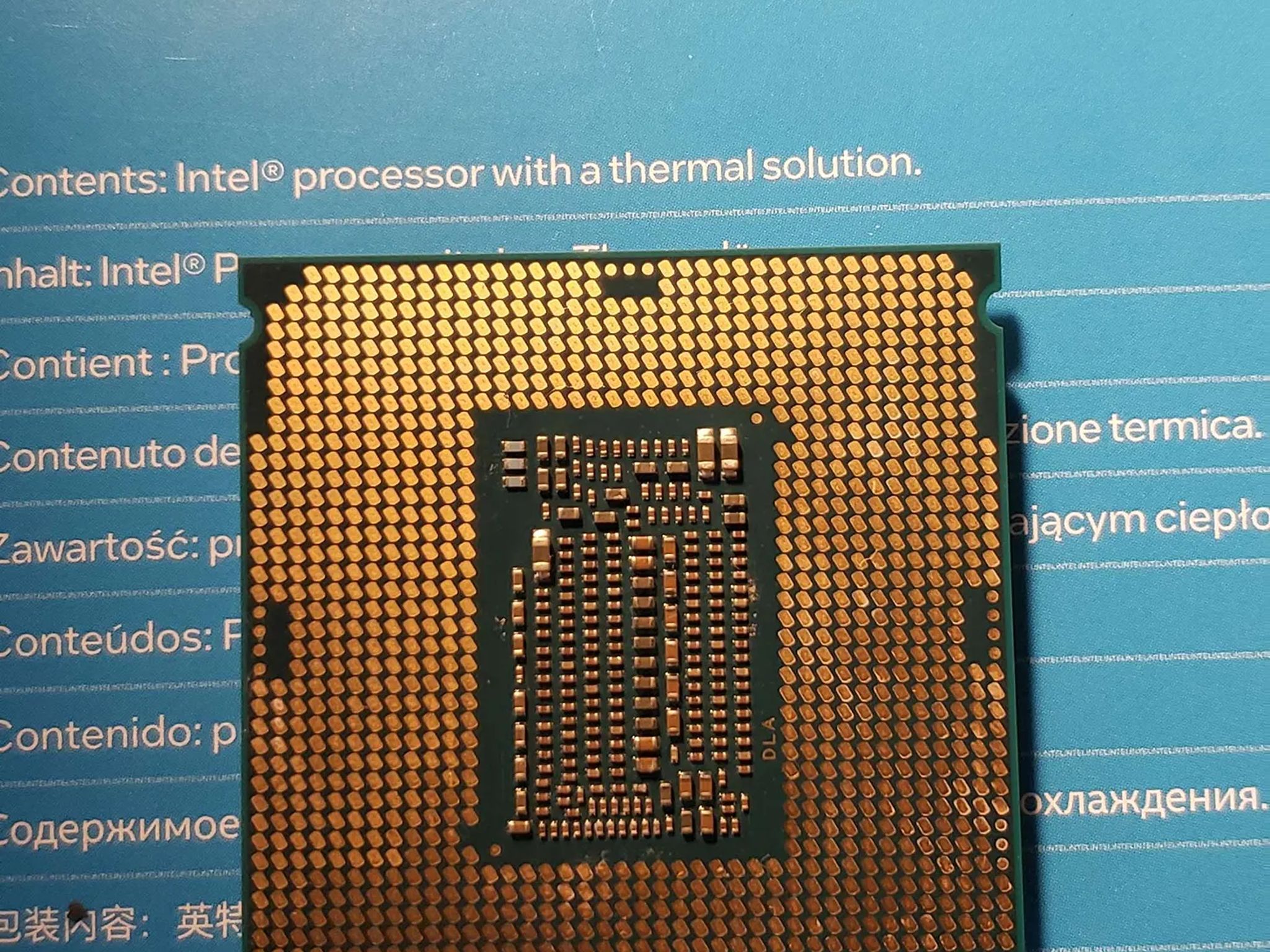 Intel i7-9700K Desktop Processor 8 Cores up to 3.6 GHz Turbo unlocked LGA1151 300 Series 95W