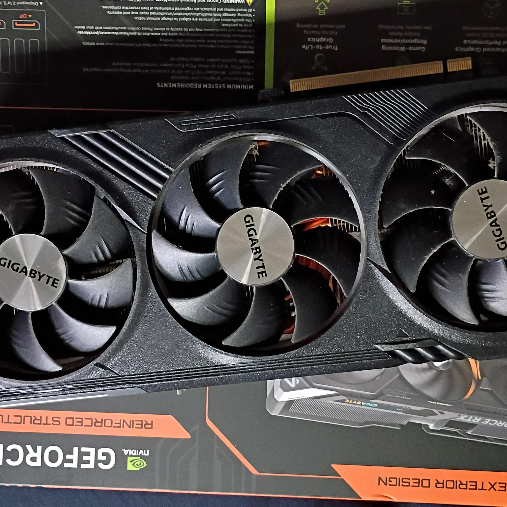 GIGABYTE GAMING OC GeForce RTX 4070