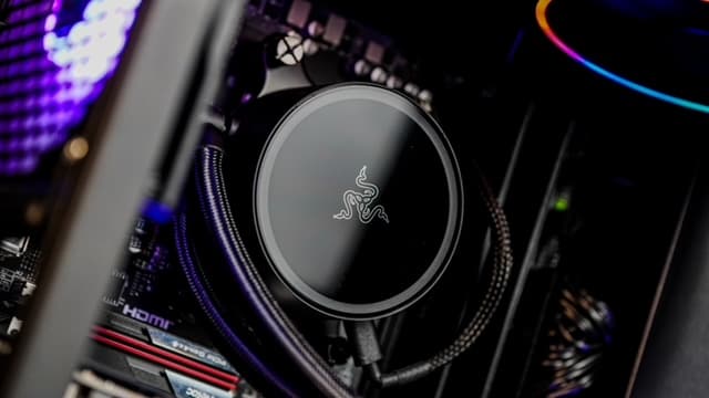 EXT View 70X Lite - Ryzen 5 4500, RTX 5050 8GB, 32GB DDR4 Ram, 1TB SSD