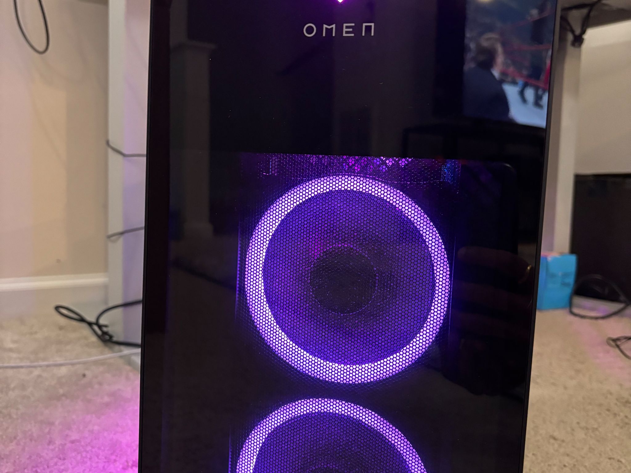 HP OMEN 40L Desktop Gaming Beast - Intel I7-13700,16GB DDR5 5200MHZ,512GB Gen4 SSD,AMD RX 7700XT