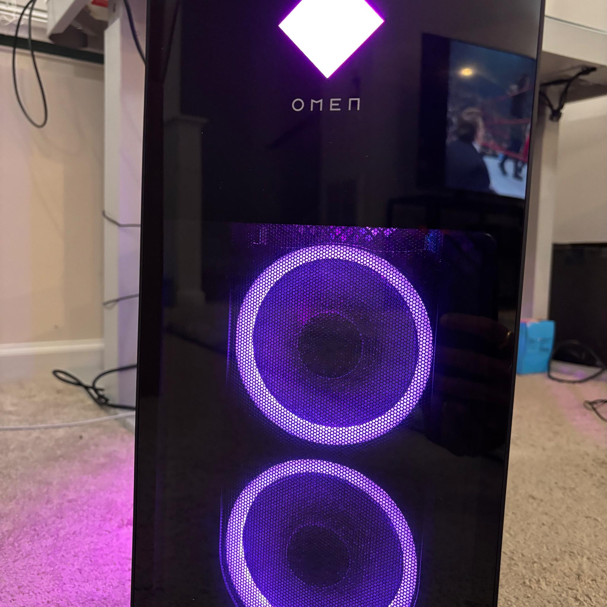 HP OMEN 40L Desktop Gaming Beast - Intel I7-13700,16GB DDR5 5200MHZ,512GB Gen4 SSD,AMD RX 7700XT
