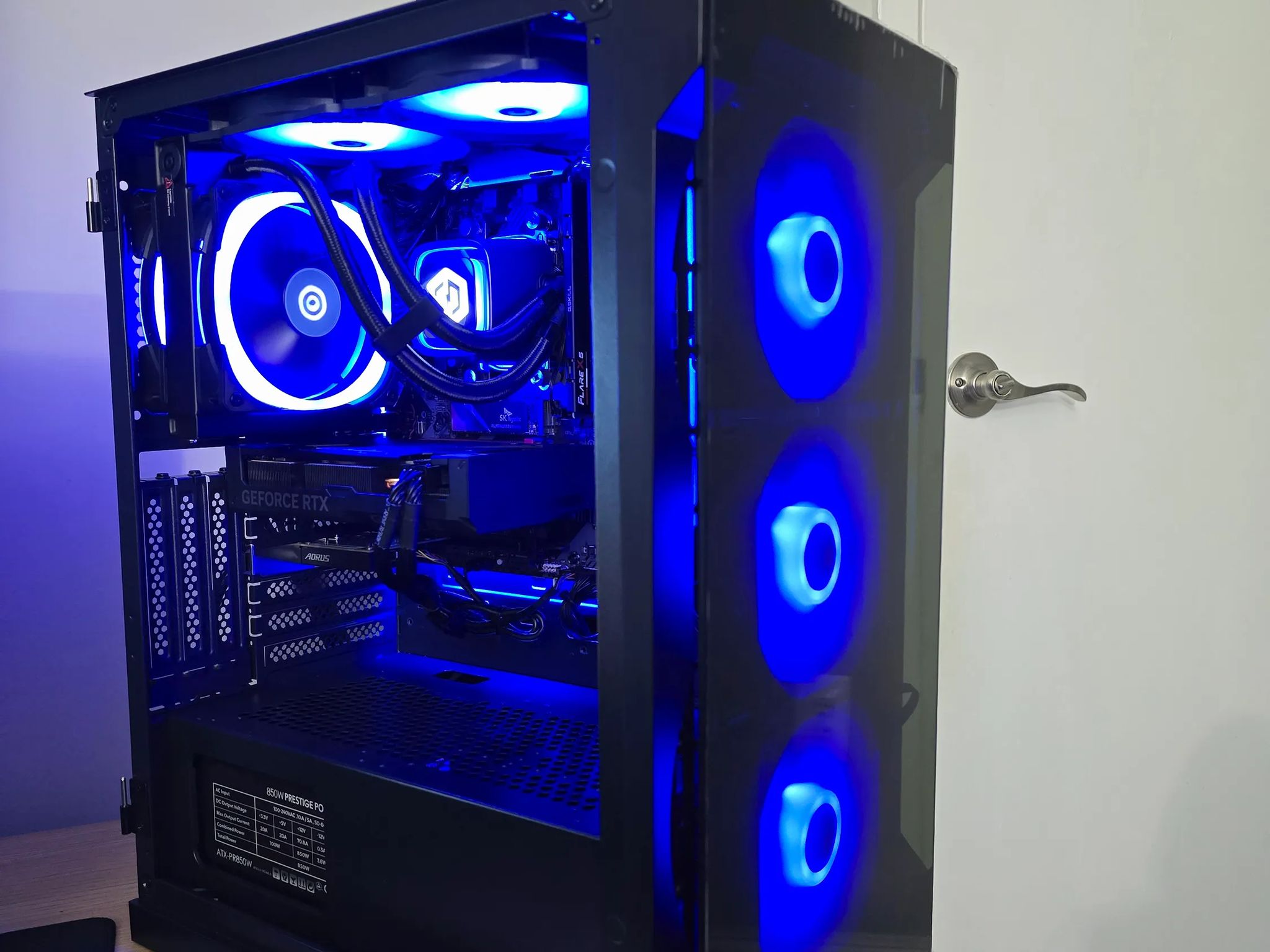 Ryzen 7 7700X, RTX 4060Ti 16GB, 32 GB DDR5-6000, 1TB SSD, 850W 80 plus ATX PSU, AIO CPU Cooled