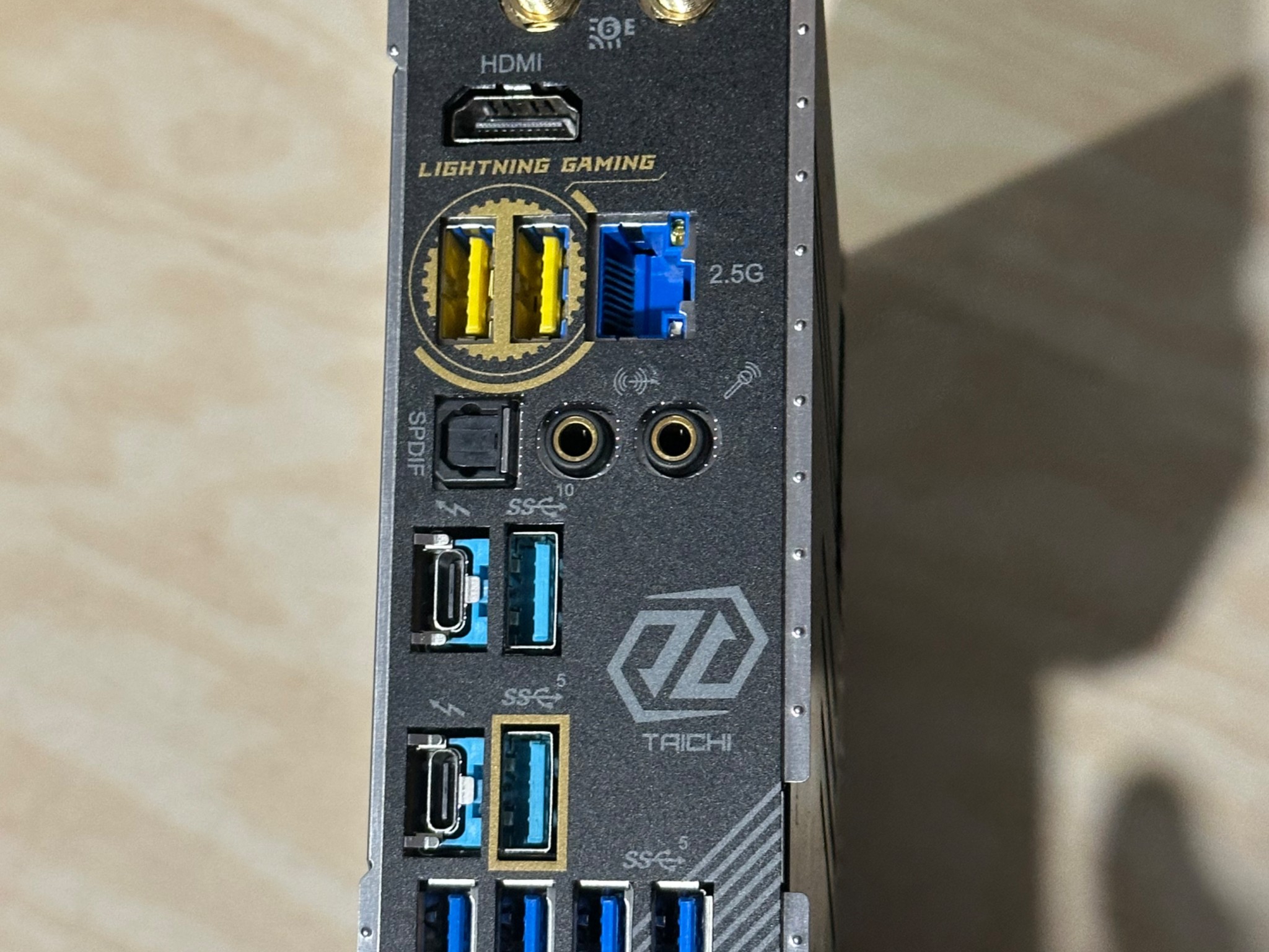 ASRock X670E TAICHI AM5
