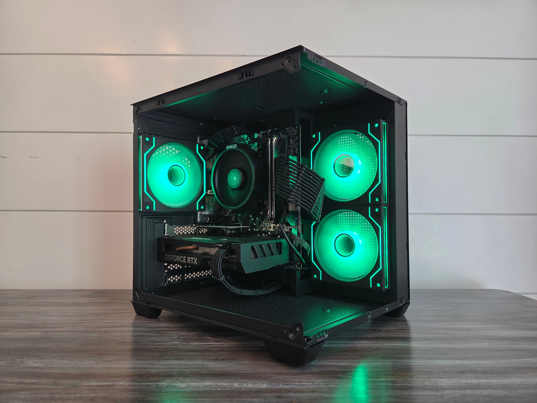 Small black gaming PC | RTX 2060 | RYZEN 5 3600 | 16GB RAM | 512GB SSD