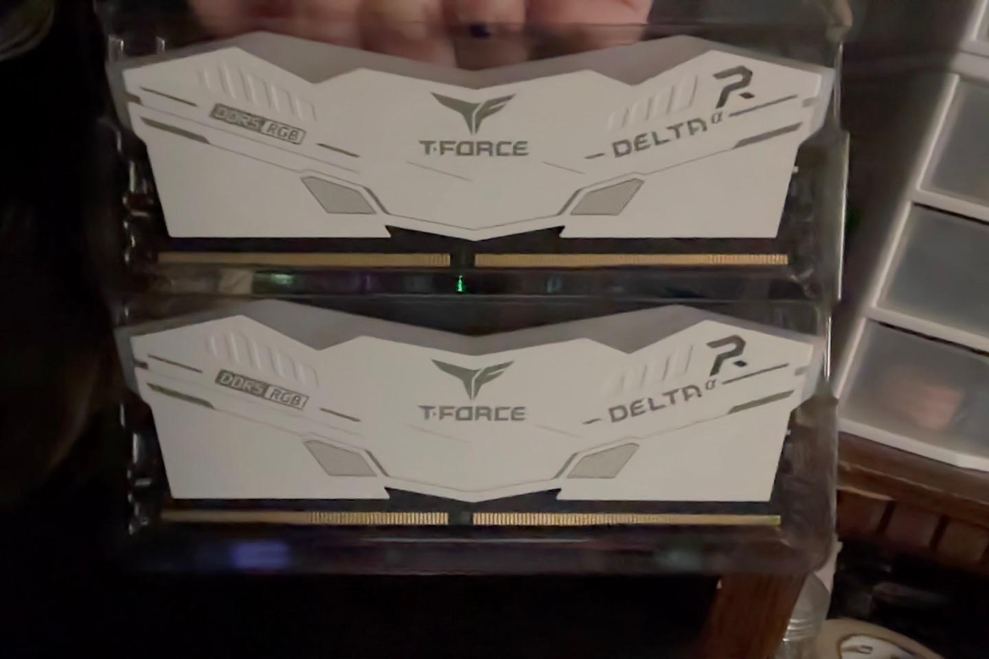 TEAMGROUP T-FORCE DELTA RGB 16GB DDR5-6000 CL38 (2x8GB) WHITE (Used)