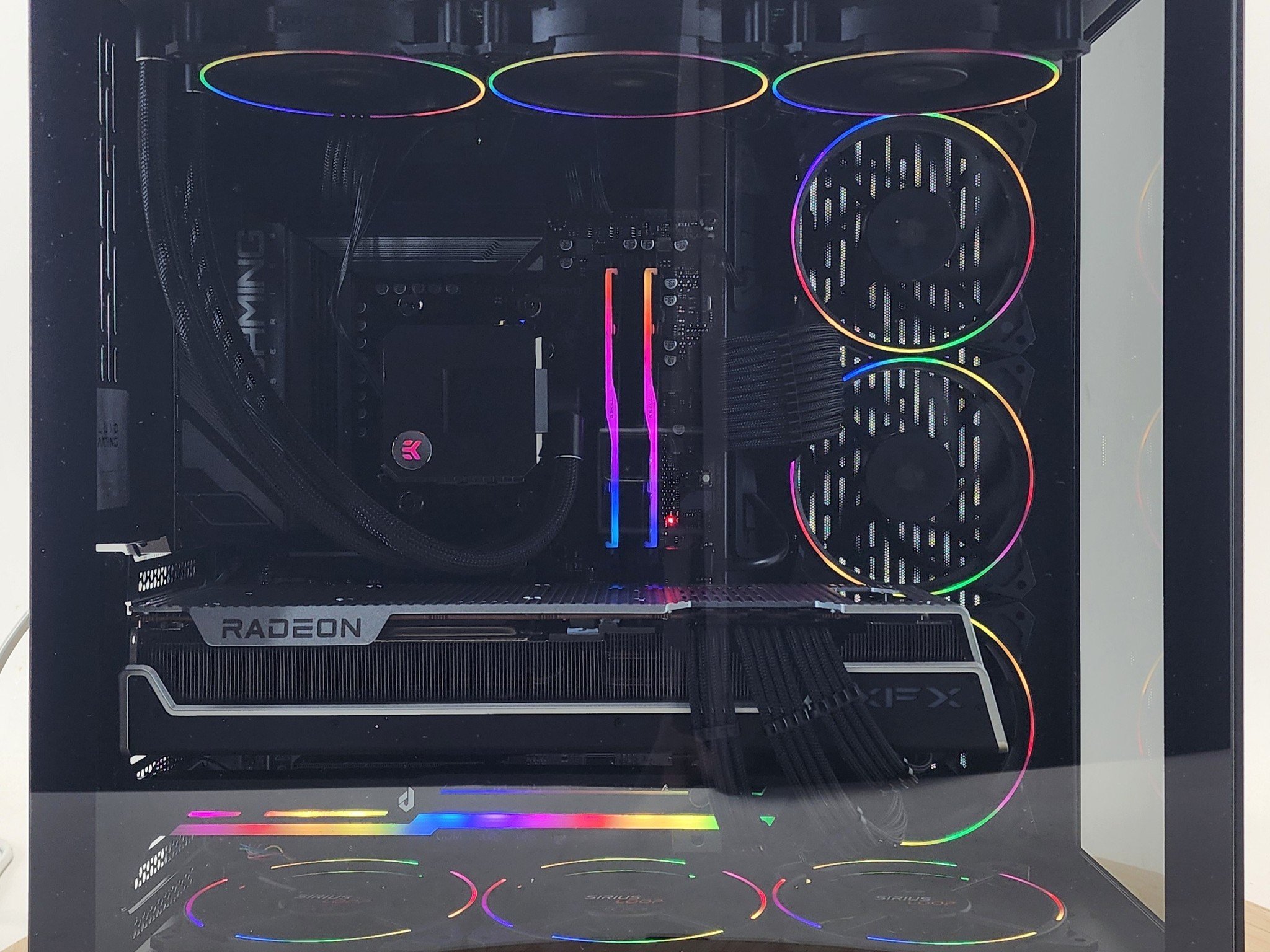 Gaming PC Ryzen 7 7800X3D 64GB RAM 2TB SSD RX 7900 XTX 24GB Windows 11 PC