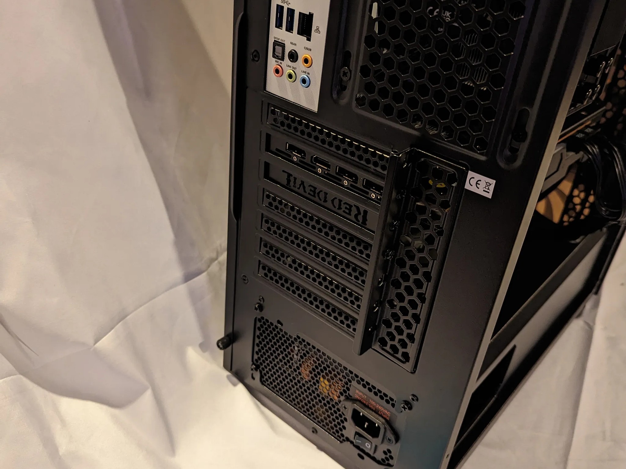 Intel i3-10100  | AMD 5700XT 8GB | 16gb Ram 3200Mhz| 256gb NVME SSD