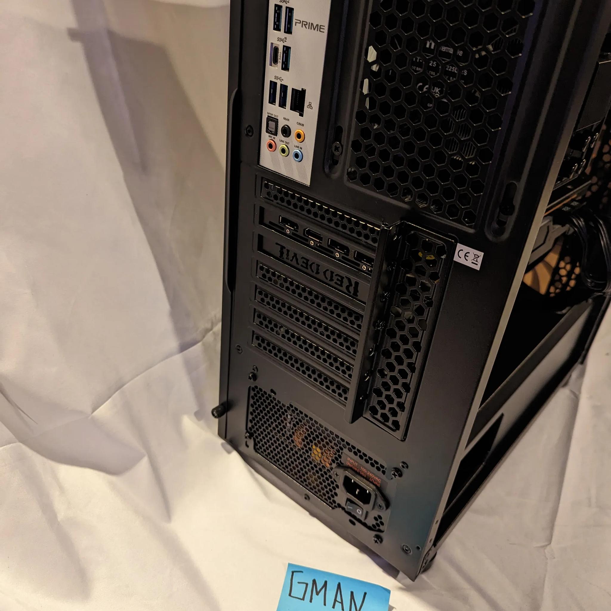 Intel i3-10100  | AMD 5700XT 8GB | 16gb Ram 3200Mhz| 256gb NVME SSD
