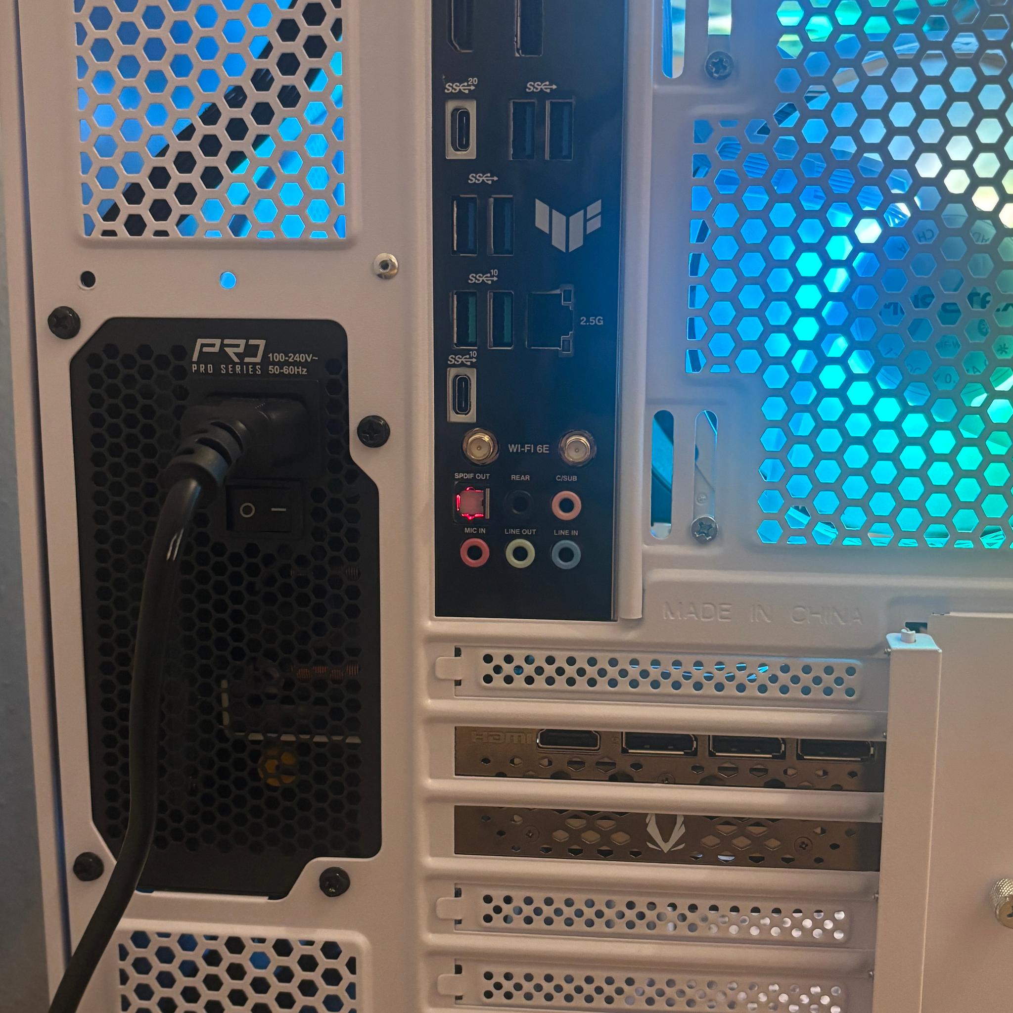MOSTLY NEW CUSTOM GAMING PC | i7-13700K | RTX 4070 12GB | 32GB DDR5 6000MHz | 1TB NVMe Gen4