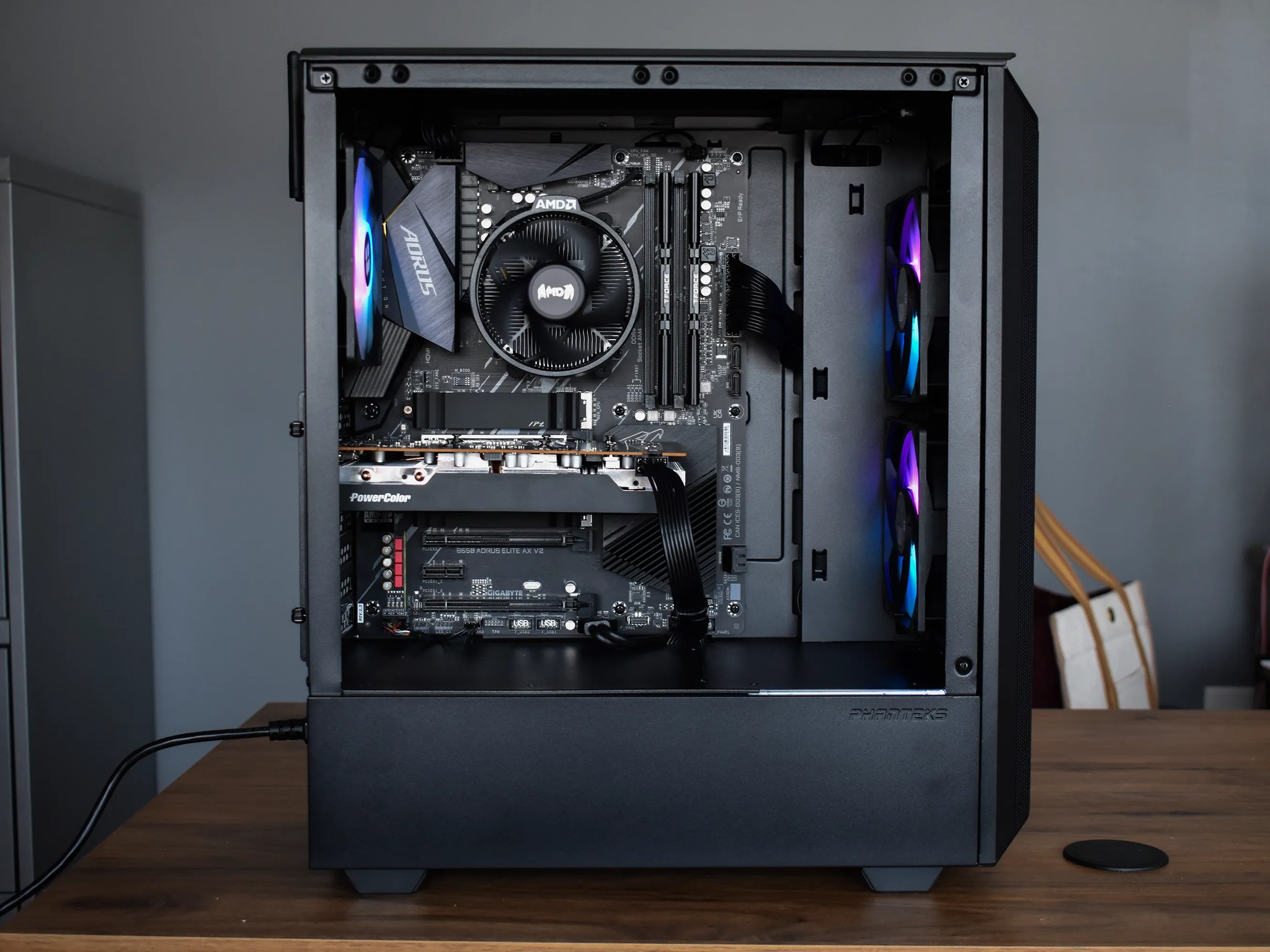 Ryzen 5 5500 / RX 6600XT Mid Range Gaming PC