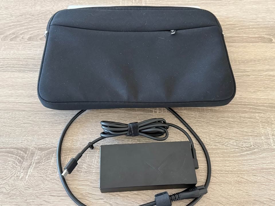 ASUS ROG Zephyrus G14 (2025) - RTX 5070 Ti - Ryzen AI 9 - 32GB RAM - 1TB SSD - Mint condition
