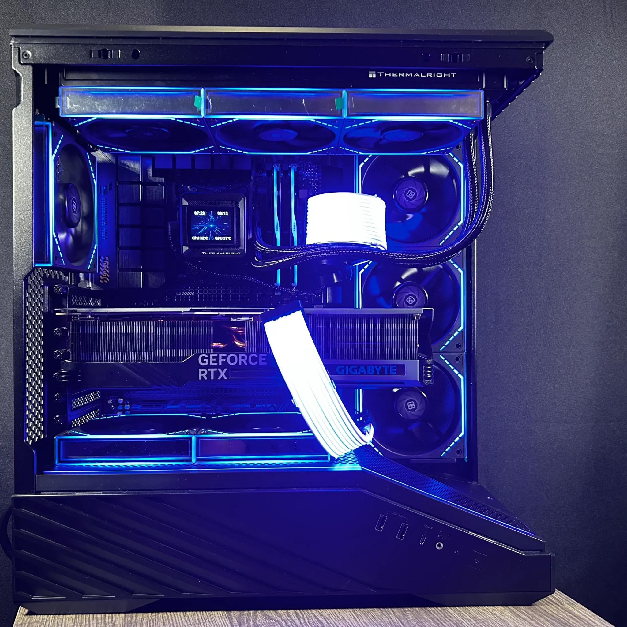 RTX 4090 | Ryzen 7 7800X3D | Ultimate Streaming and Gaming PC