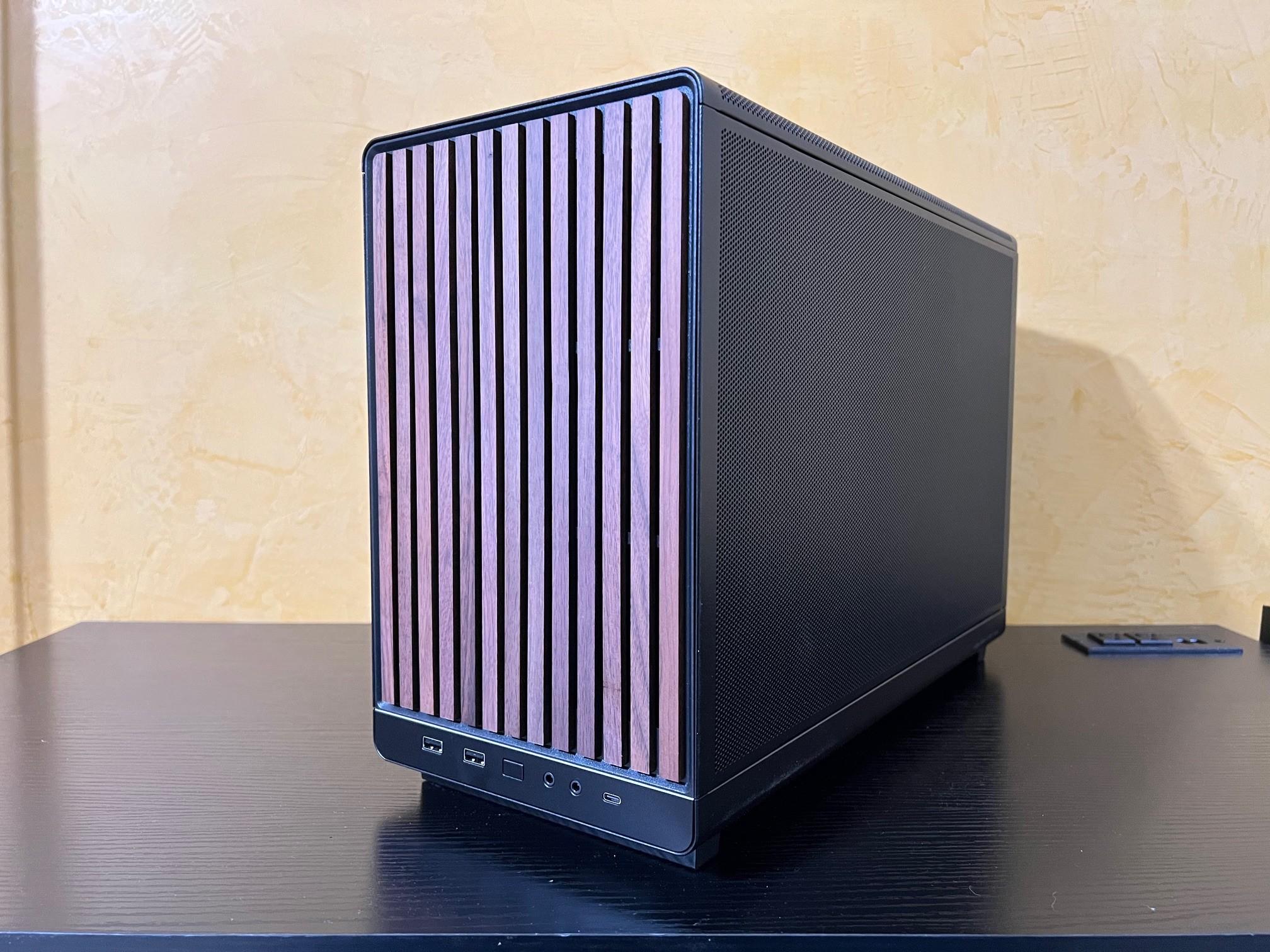 RTX 5060Ti 16GB, Ryzen 5 7600X, 32gb DDR5, Lian Li A3 Wood, 1tb SSD.