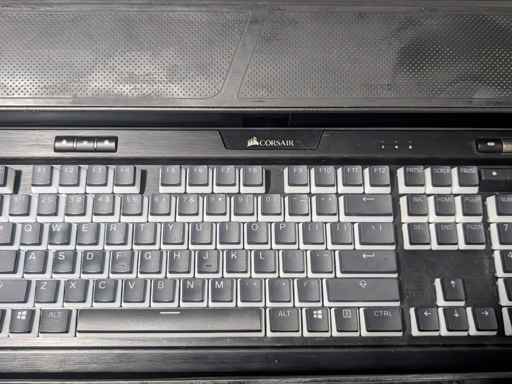 Corsair K95 Platinum RGB