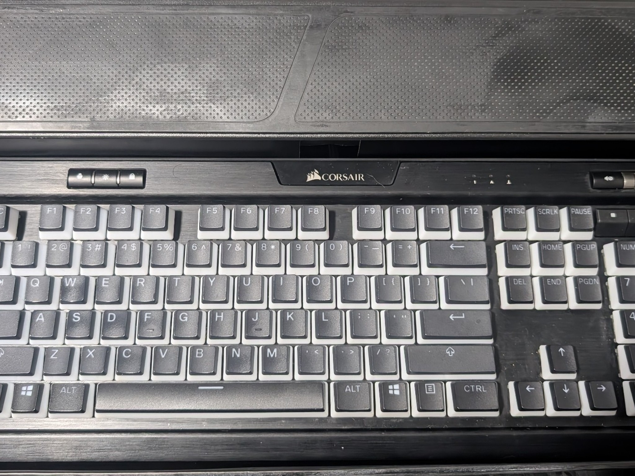 Corsair K95 Platinum RGB