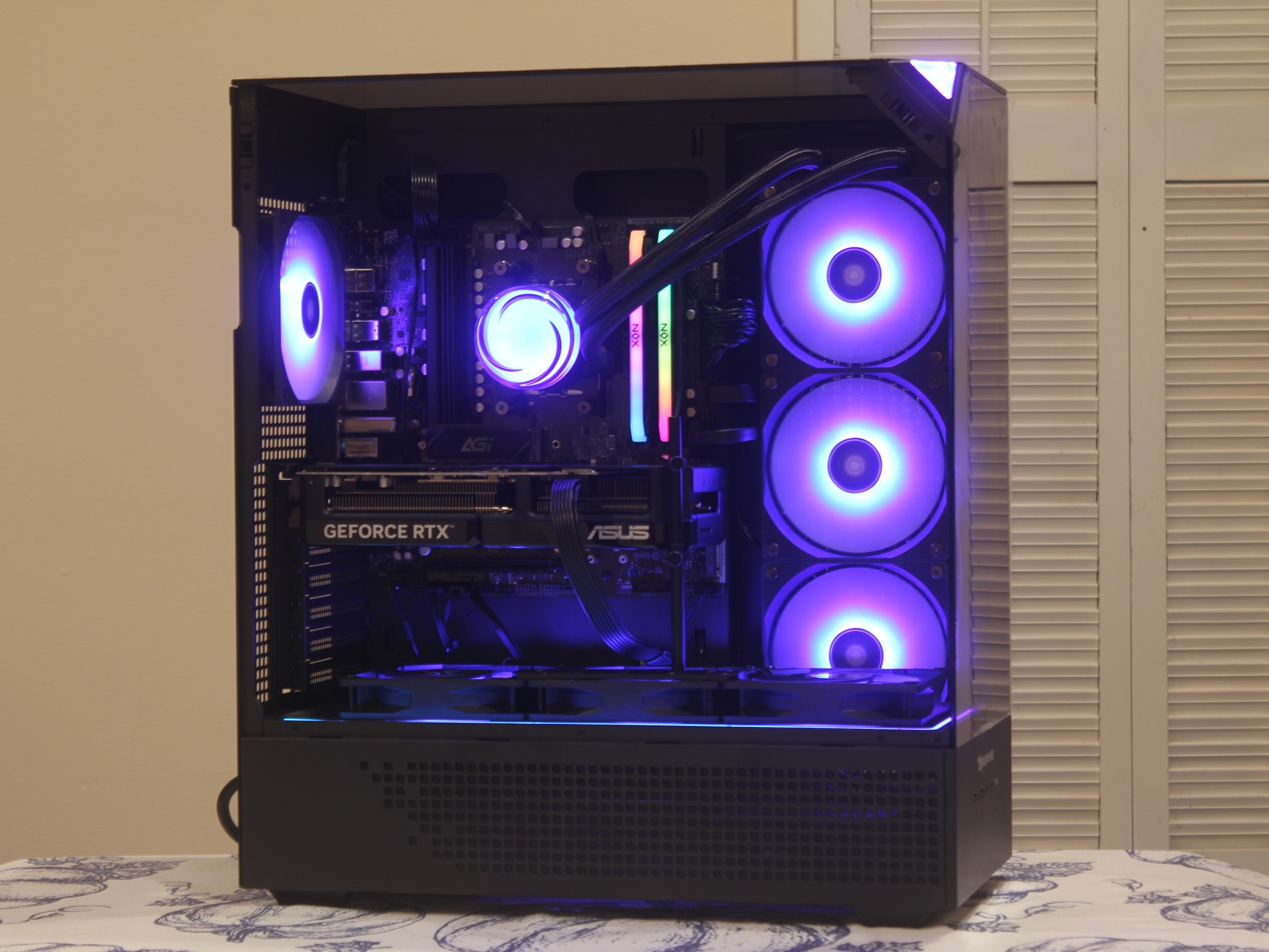 🚀Performance Gamer🚀 Ryzen 7 7700X | RTX 5070 12GB | 32GB DDR5 | 2TB nVME SSD | Black | RGB+Wifi
