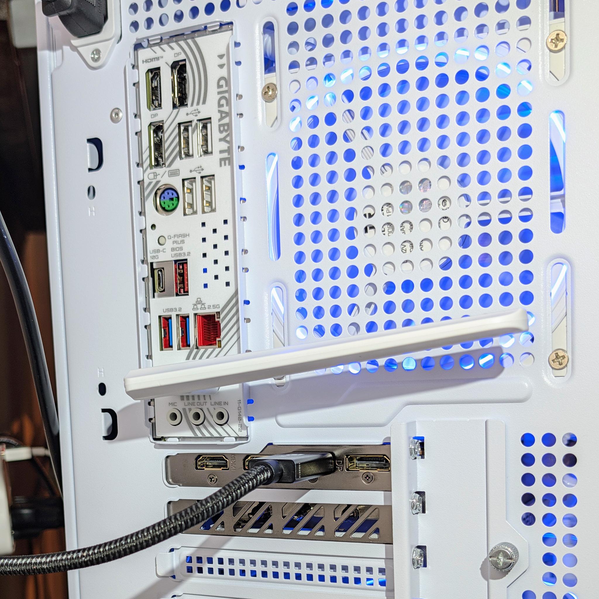 Custom White Ice Gaming PC – Ryzen 5 7600X3D + RX 9070 XT 16GB | Fully Tested and Ready to Game!