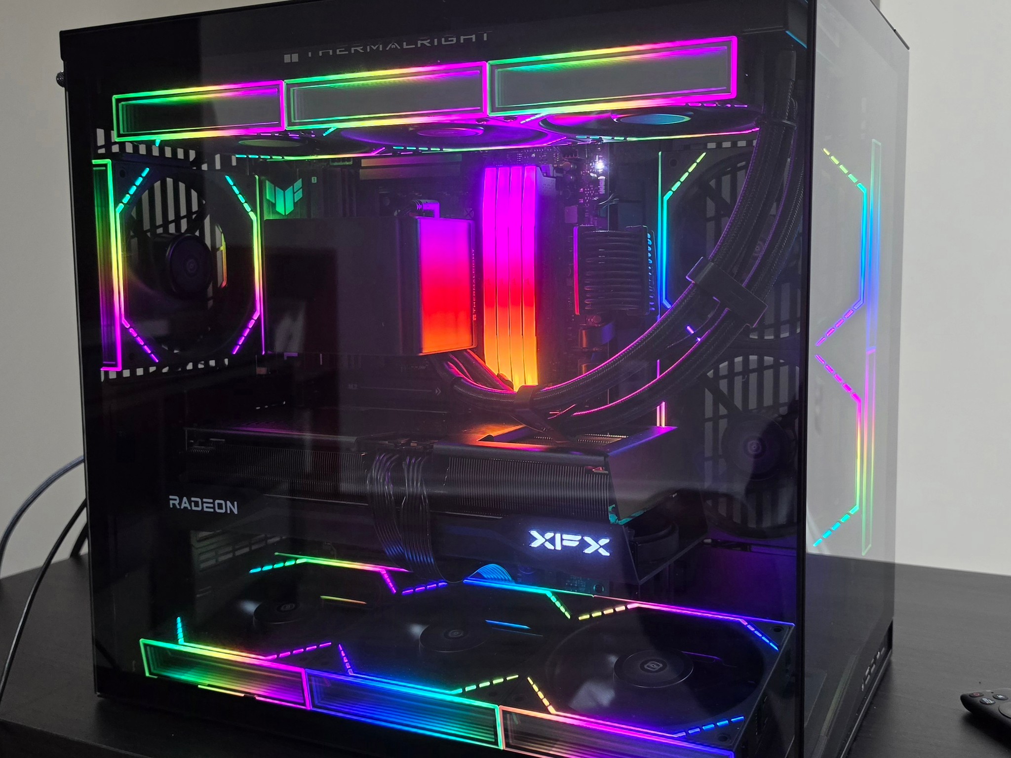 High-End Gaming & Performance PC – Ryzen 7 9850X3D + Radeon RX 9070 XT