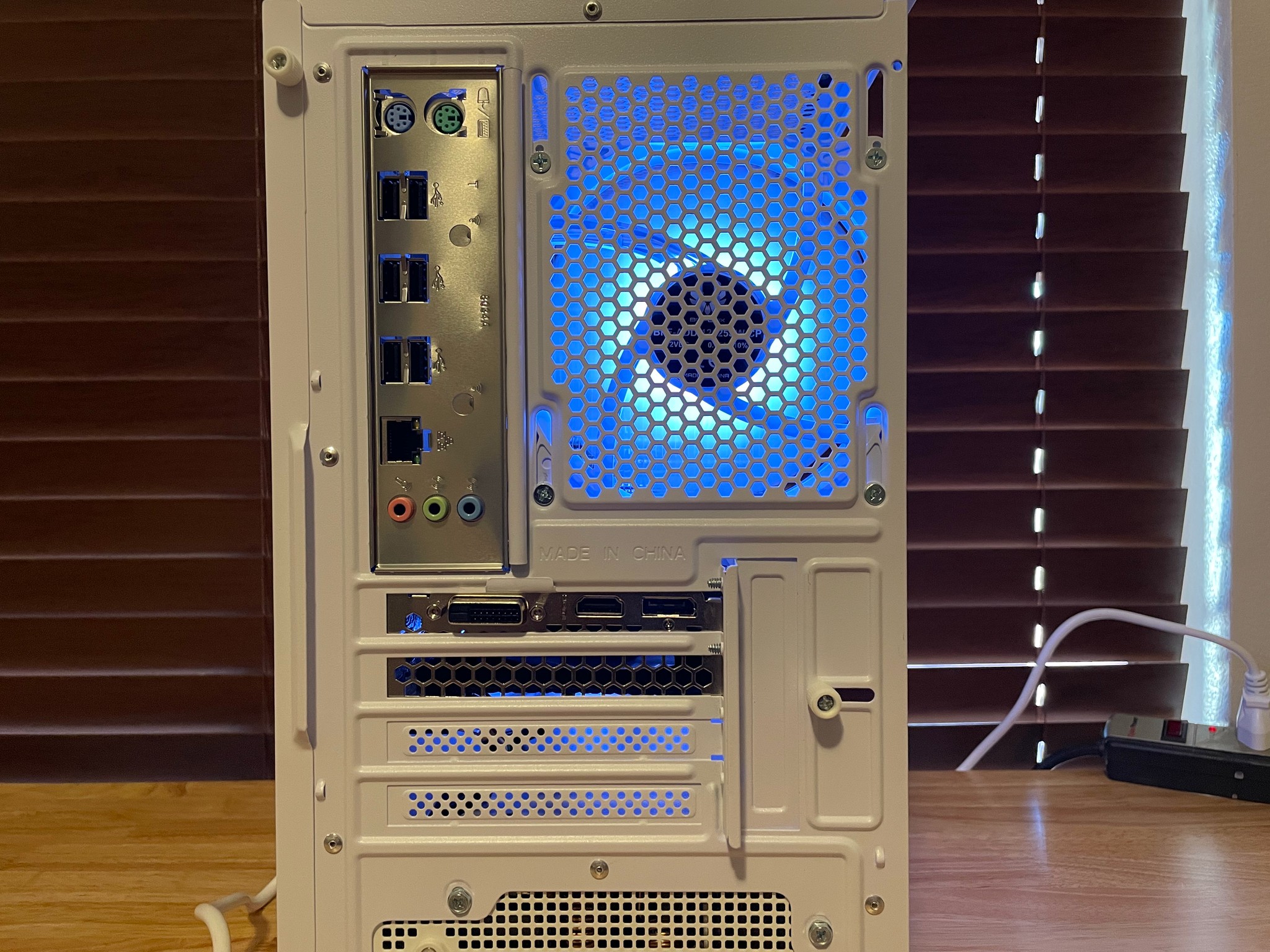 White Budget Gaming PC (Xeon E5-2630 V4 | GTX 1660 Super | 32GB RAM | 512GB SSD | Wifi)
