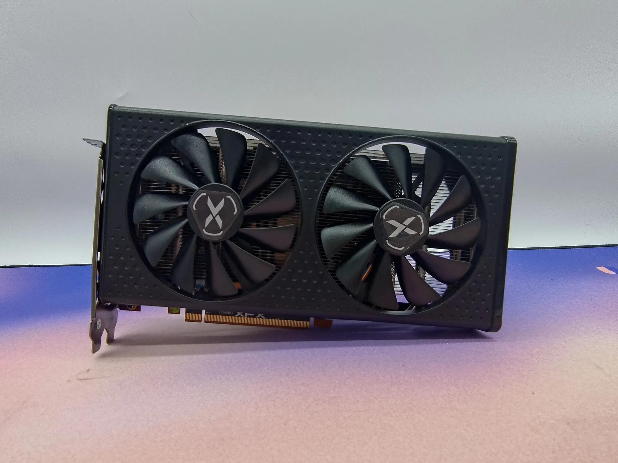 XFX Speedster SWFT210 RX 6600