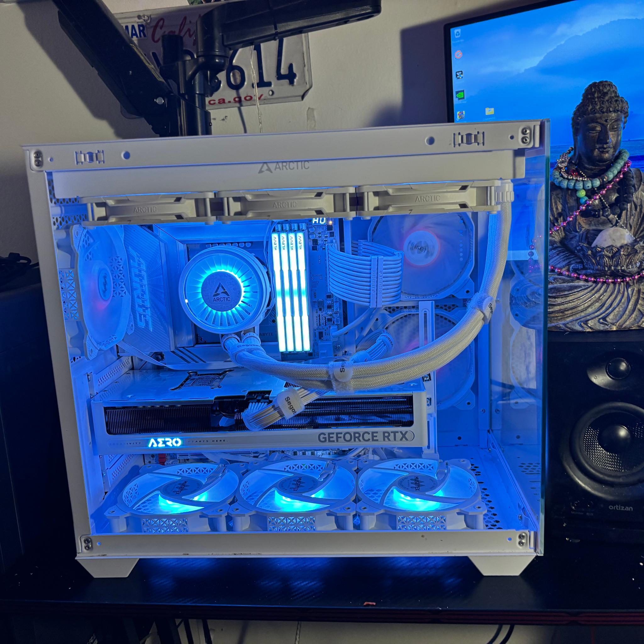 Darma-Engine-03 all white I7 Ultra 64gig KLEVV Ram, RTX5070 12 gig Vram PSU 850W