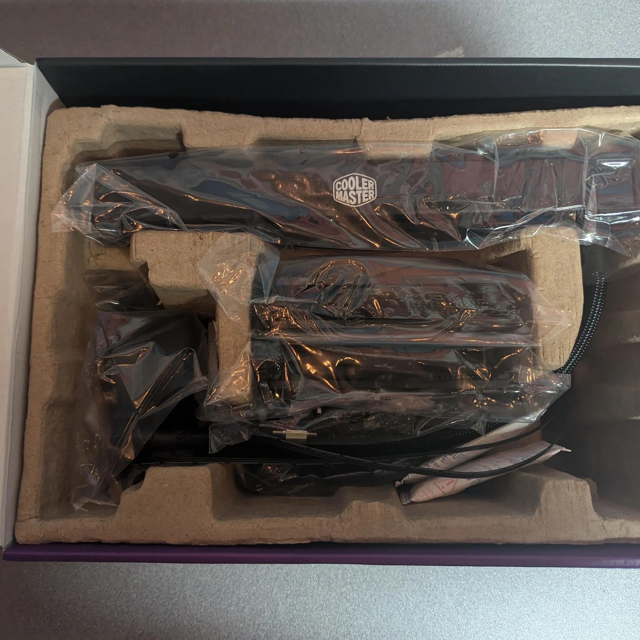 Open Box Never Used Cooler Master MasterLiquid ML240L V2