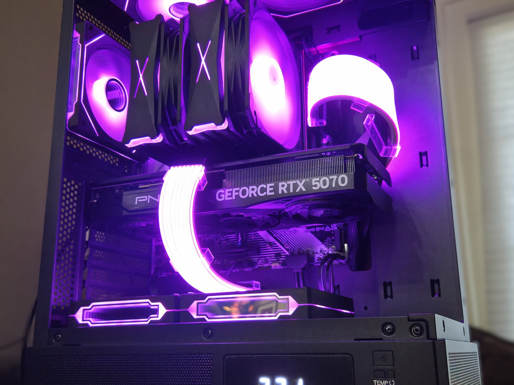 Super!💥 7700|5070|DDR5-32GB|2TB|Temp Display