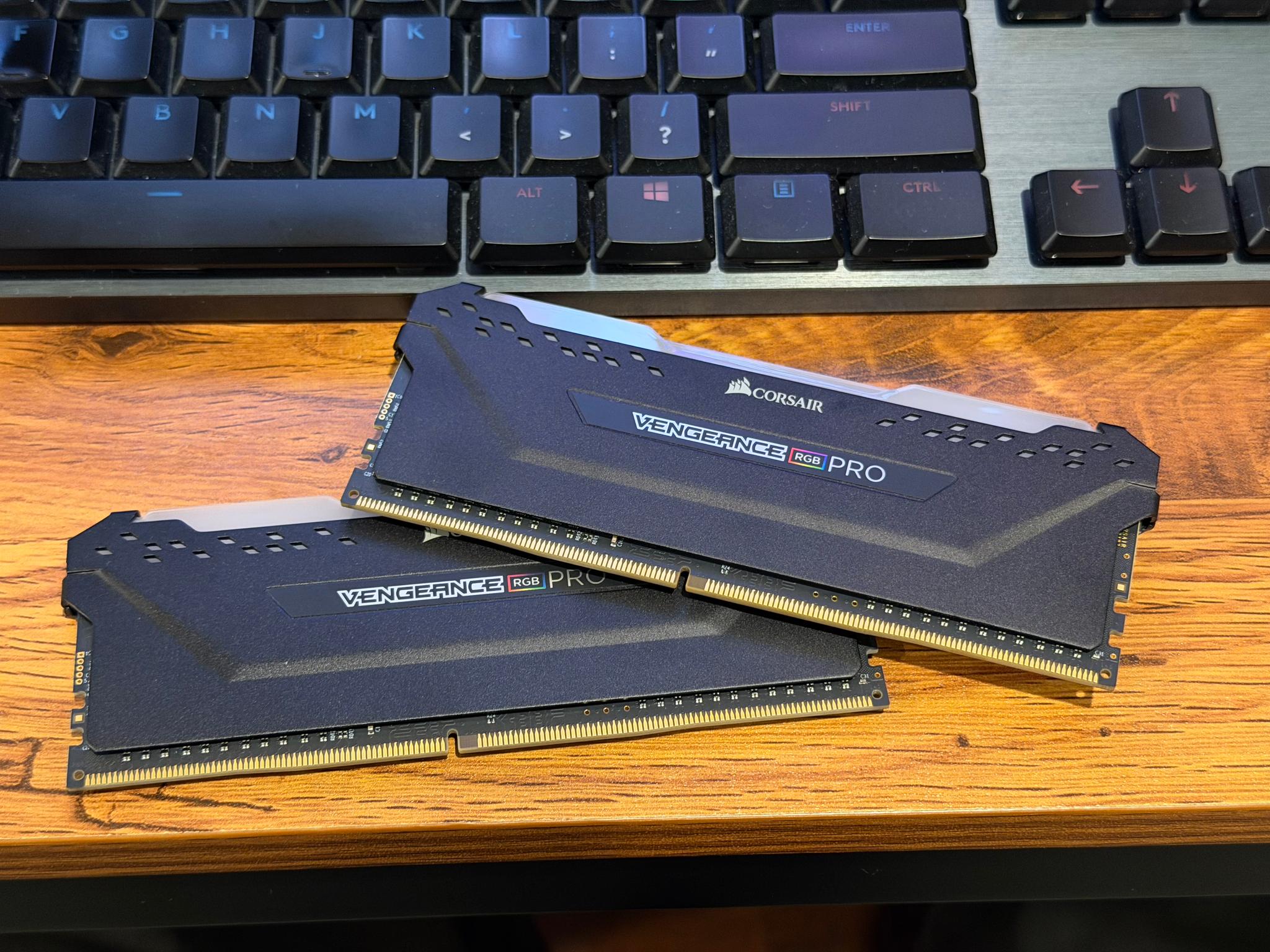 Corsair Vengeance RGB Pro - DDR4 3200MHz C16 - Mint Condition