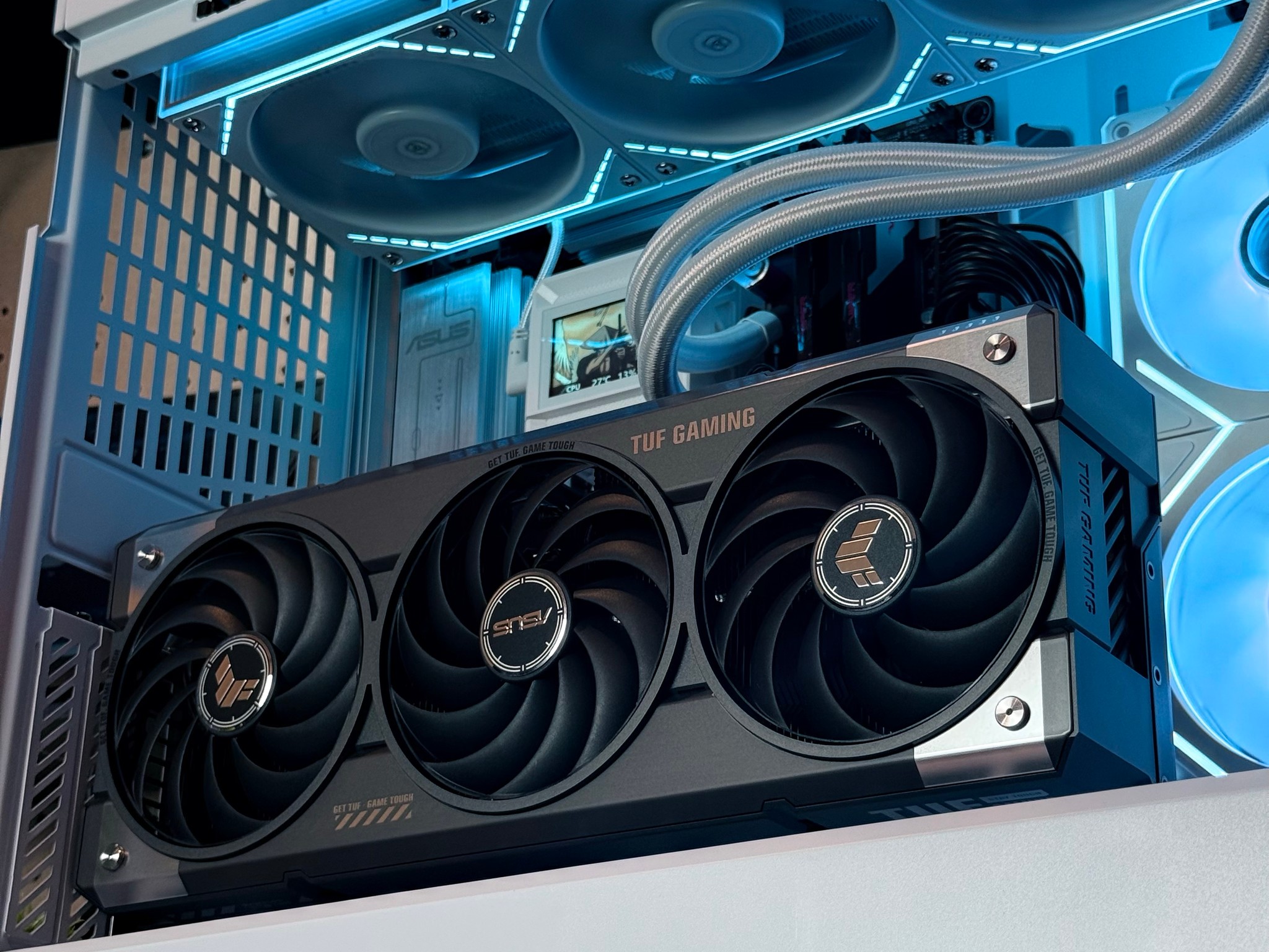 GeForce RTX 5070 Ti Custom Gaming PC - Ryzen 7 9800X3D, 32GB RAM