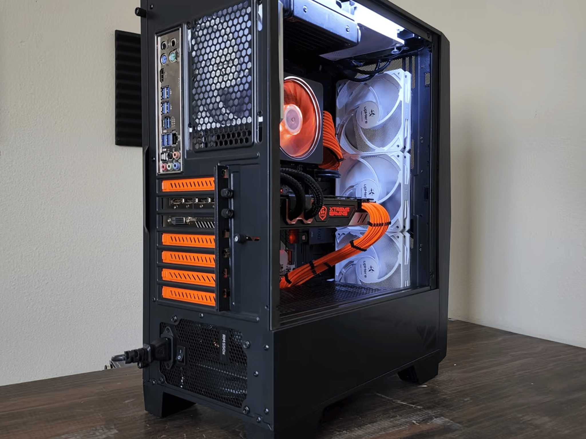 AMD Ryzen 7 1700 // Gigabyte xtreme gaming 1080 // Corsair Vengeance LPX 16GB 3000MHz