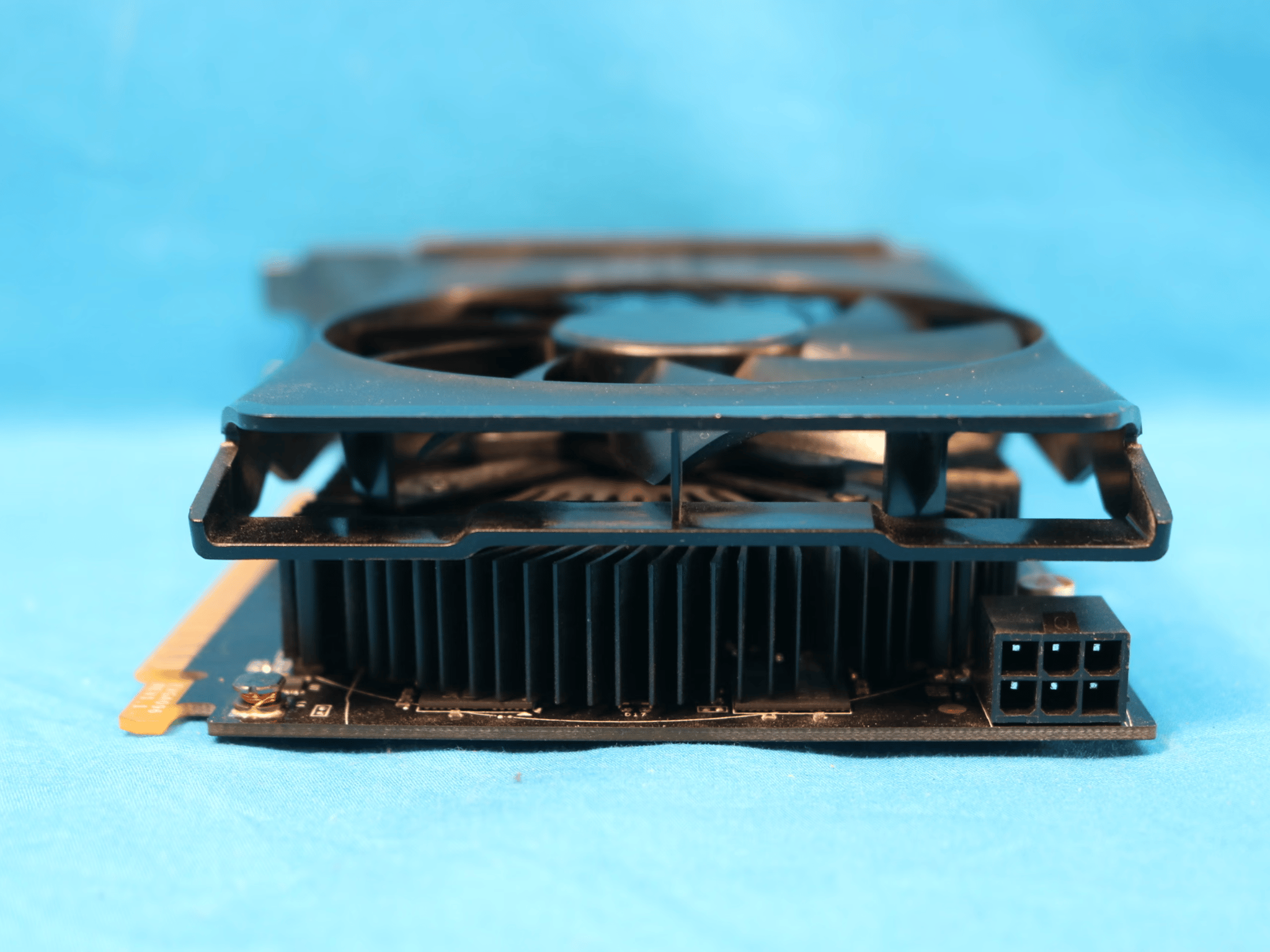 Dual Slot EVGA GeForce GT 740 SC 2GB GDDR5 Desktop GPU 02G-P4-3747-KR