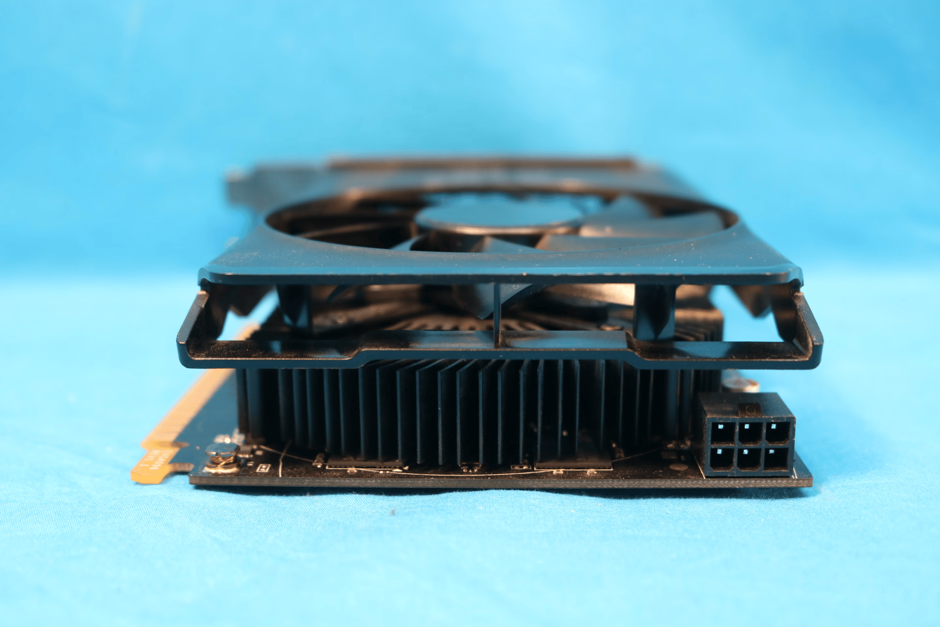 Dual Slot EVGA GeForce GT 740 SC 2GB GDDR5 Desktop GPU 02G-P4-3747-KR